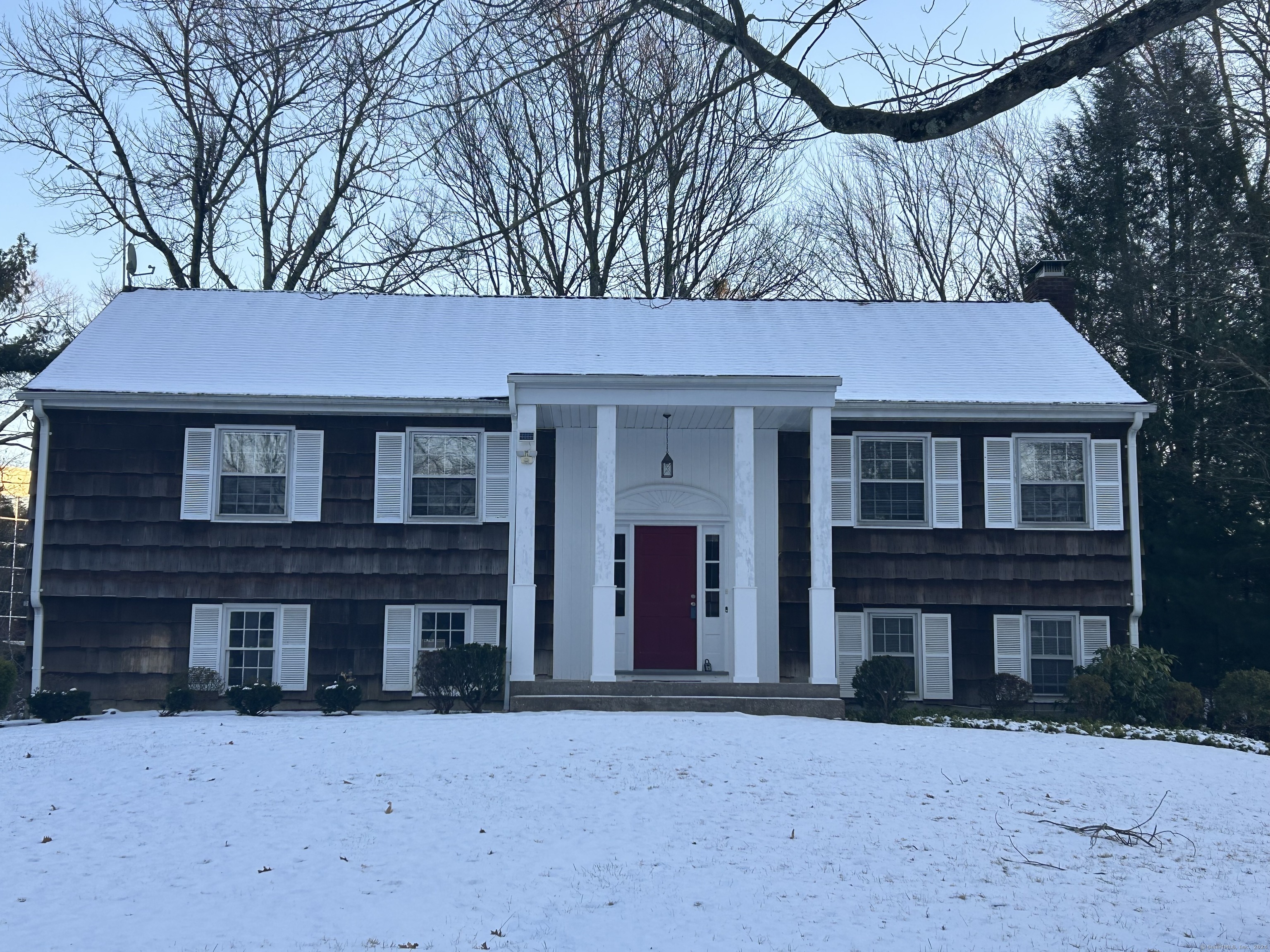 Rental Property at 33 Loughran Avenue, Stamford, Connecticut - Bedrooms: 4 
Bathrooms: 3 
Rooms: 9  - $5,250 MO.