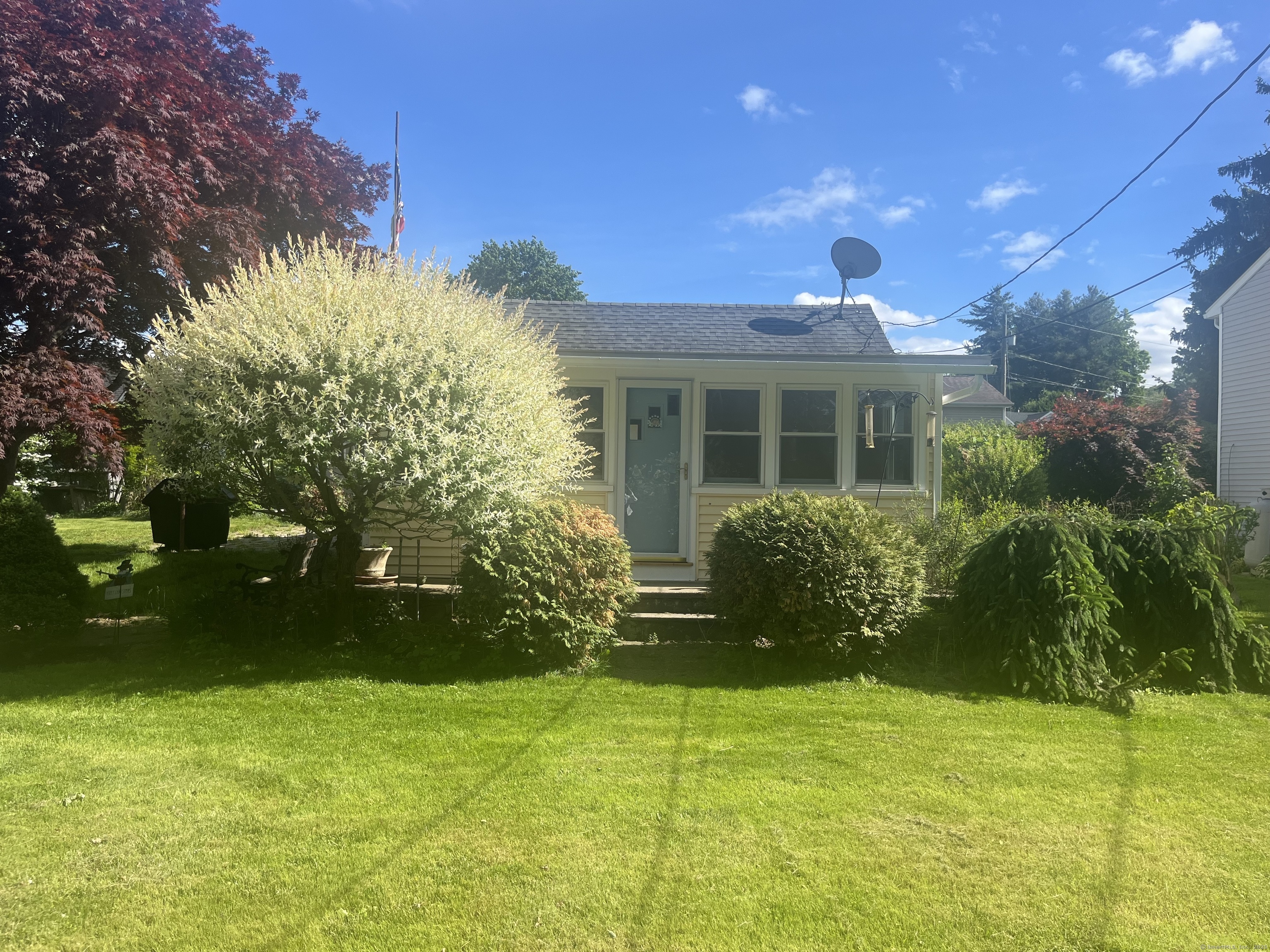 Old Bogus Road, New Fairfield, Connecticut - 1 Bedrooms  
1 Bathrooms  
4 Rooms - 