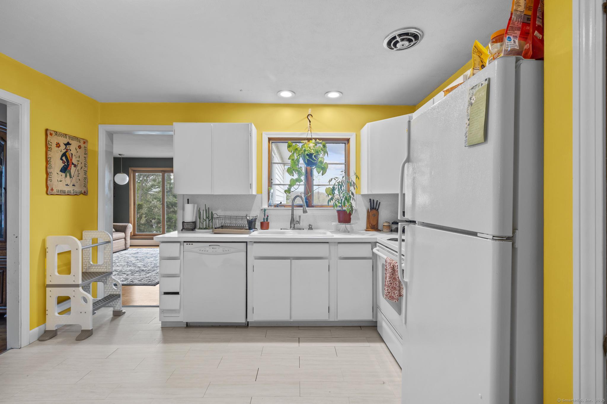 60 Juniper Ridge Drive, Waterbury, Connecticut image 19