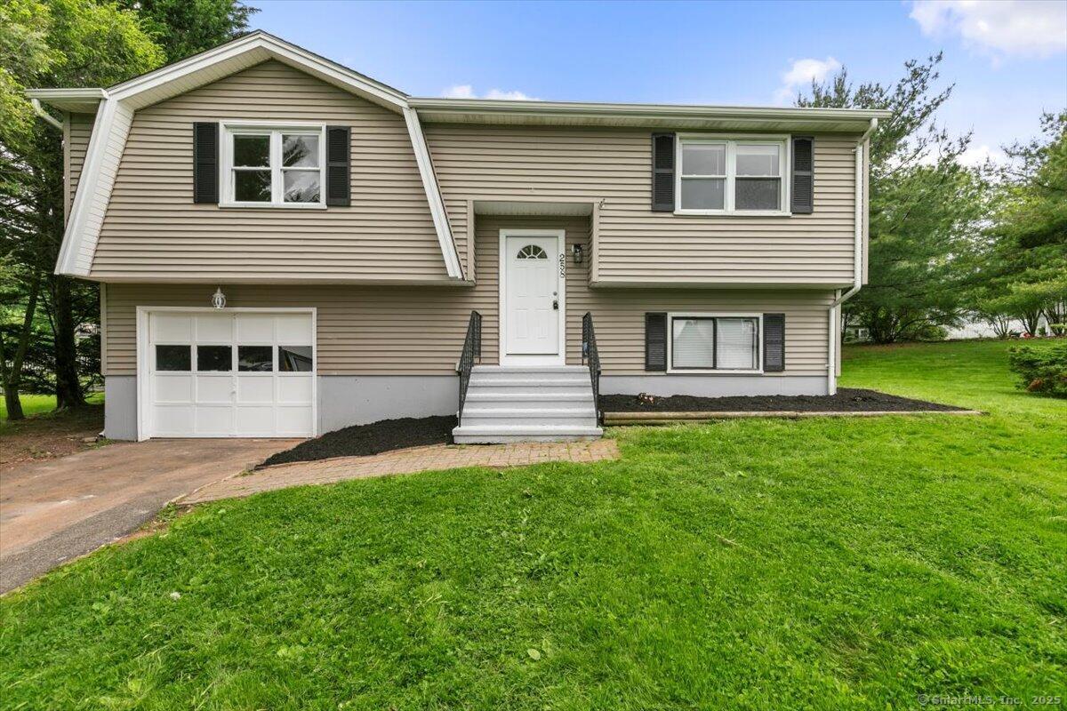 Property for Sale at Cartpath Drive, Meriden, Connecticut - Bedrooms: 4 
Bathrooms: 2 
Rooms: 8  - $379,900