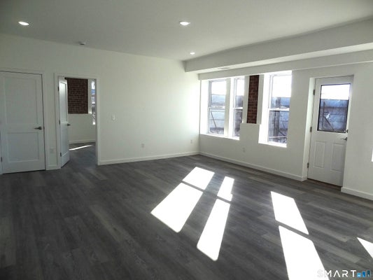 2806 FAIRFIELD AVE # 208, BRIDGEPORT, CT 06605 - Image bdd7c3fd0eb8cbccd3536e0bf3065d2f/1364968323