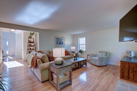 Tiny photo for 15 Pepin Place #15, South Windsor, CT 06074 (MLS # 24157383)