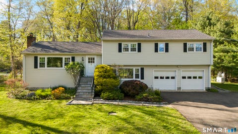 Homes For Sale - 167 Larkspur Road<br/> Fairfield County, Stamford, CT 06903
