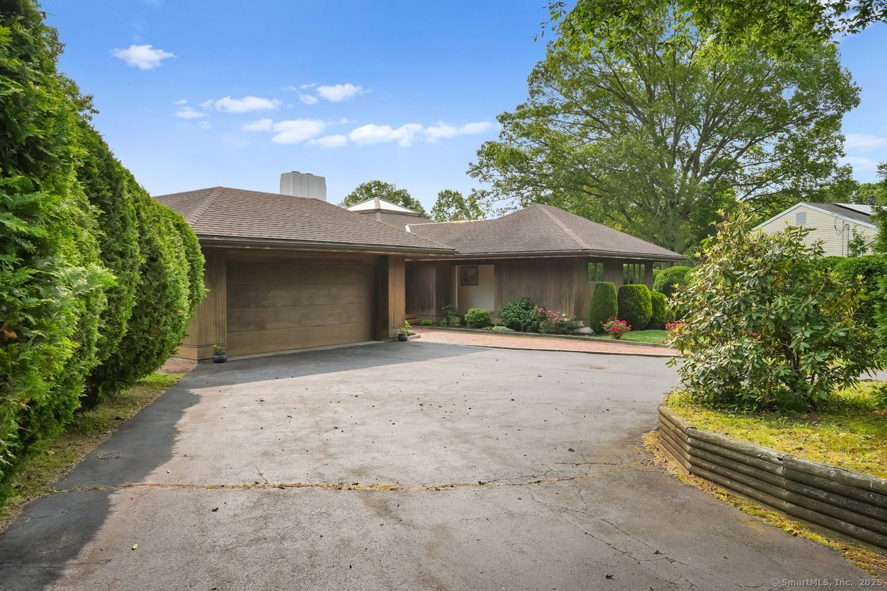 21 Country Club Drive