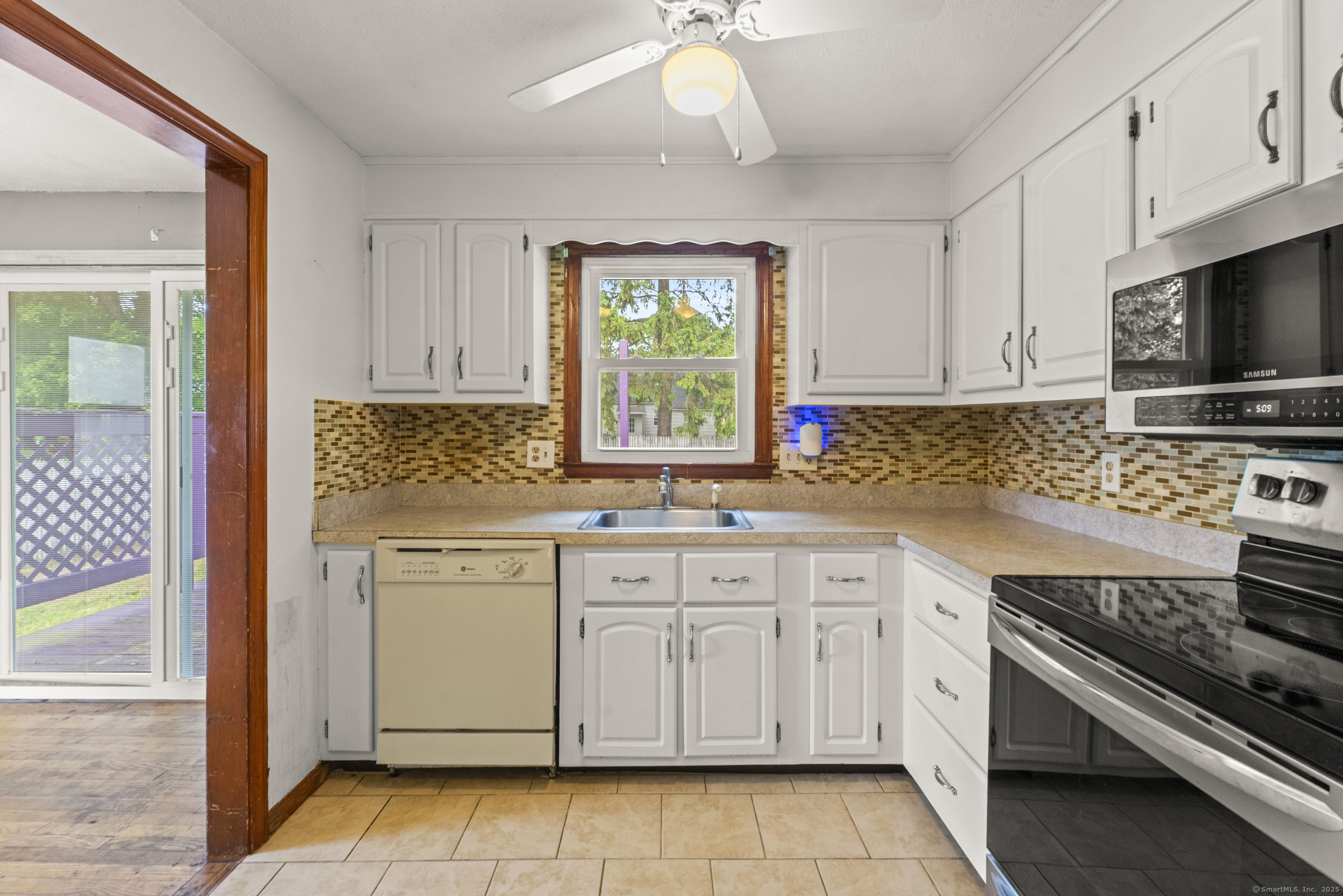 130 Jefferson Lane, East Hartford, Connecticut image 12