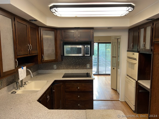 101 Heron Road, East Hartford, Connecticut image 9