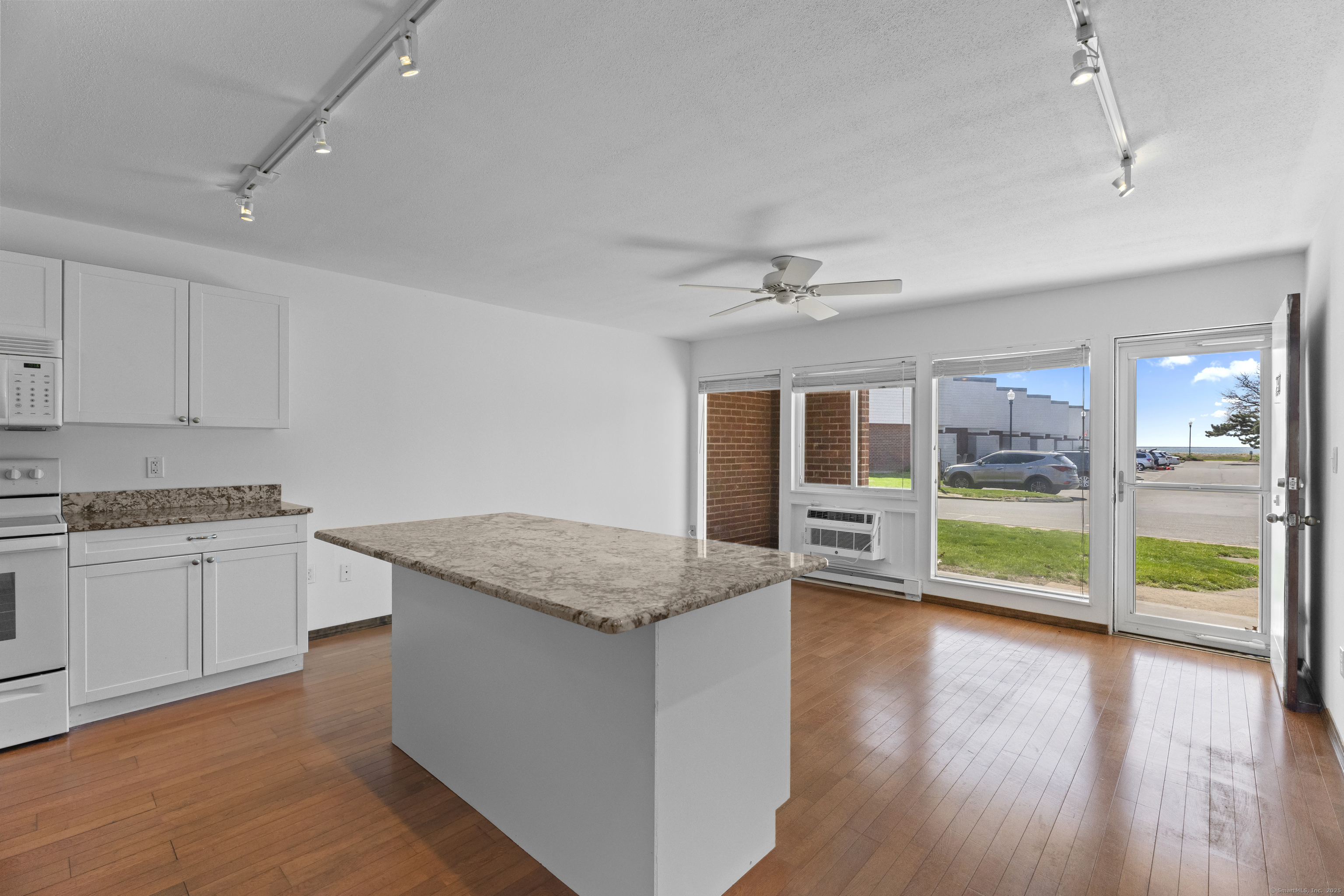 241 West Walk #241, West Haven, Connecticut image 3