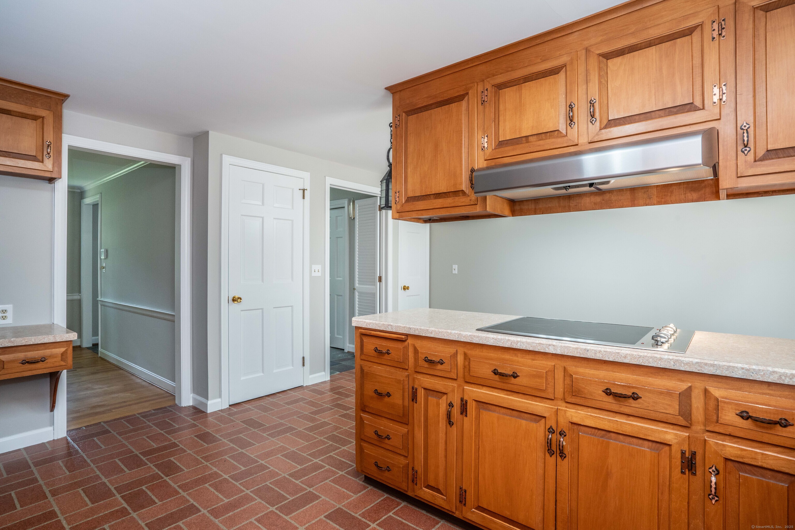 Glastonbury, Connecticut 06033, United States, 4 Bedrooms Bedrooms, ,3 BathroomsBathrooms,Residential,Pending,143426