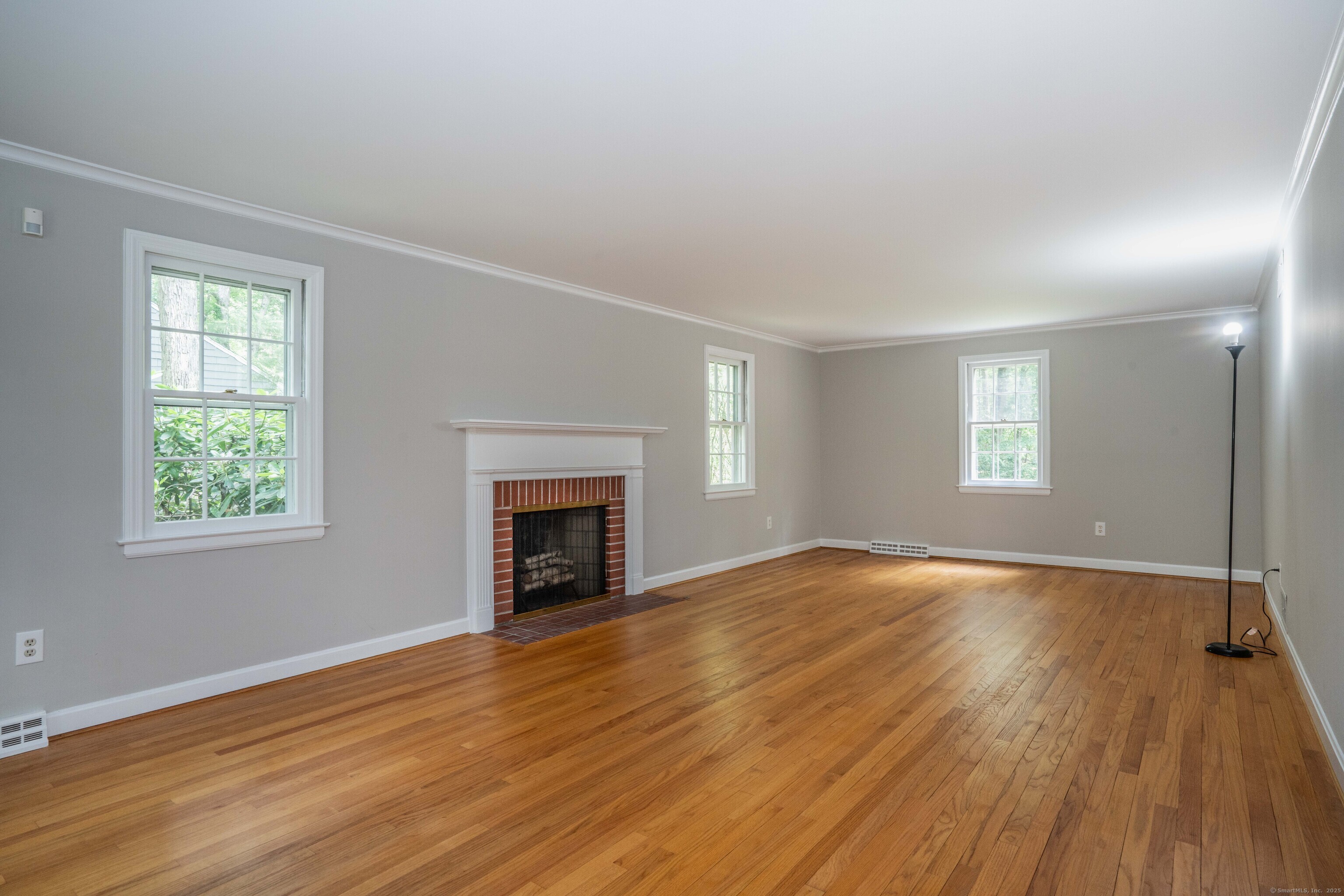 Glastonbury, Connecticut 06033, United States, 4 Bedrooms Bedrooms, ,3 BathroomsBathrooms,Residential,Pending,143426