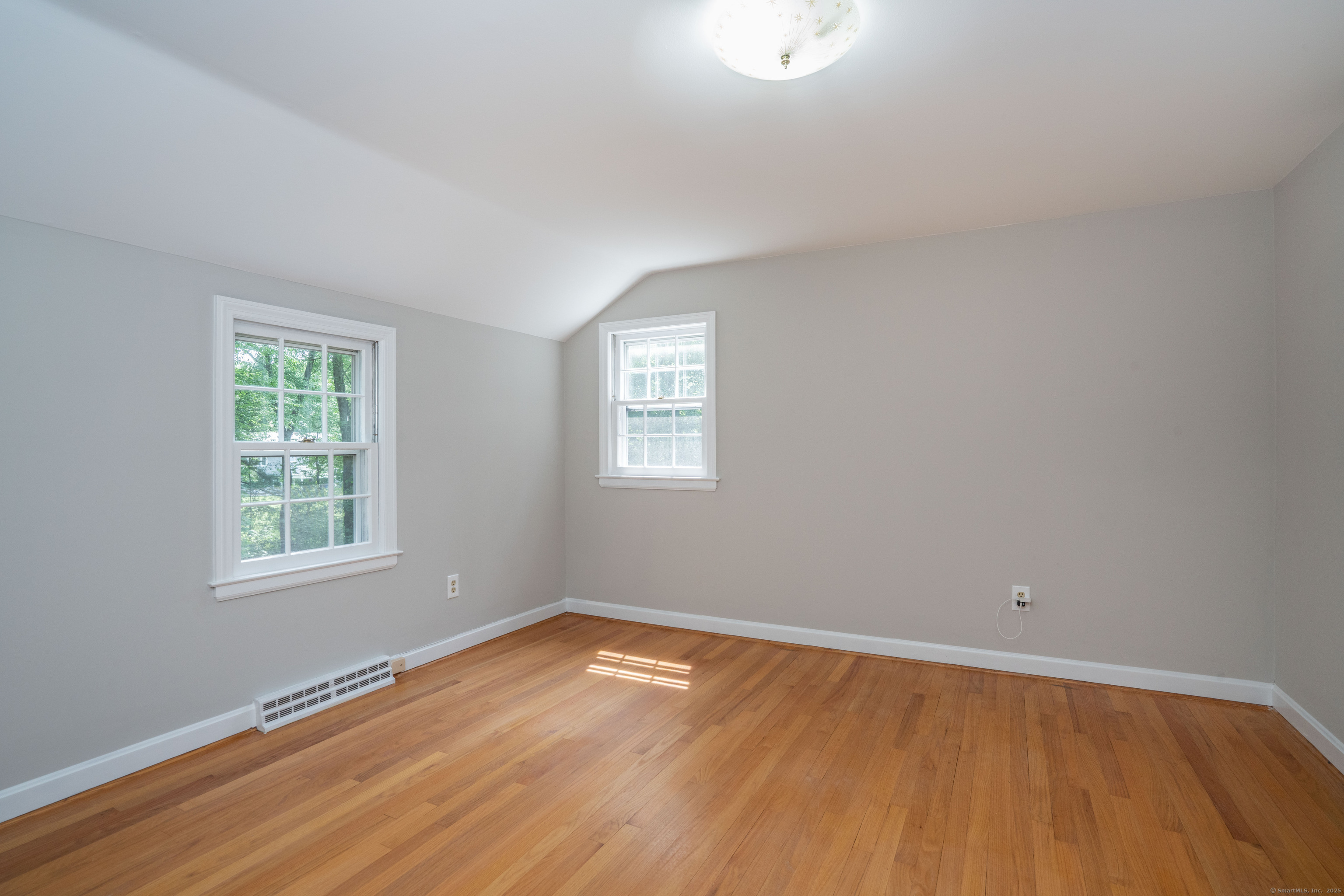 Glastonbury, Connecticut 06033, United States, 4 Bedrooms Bedrooms, ,3 BathroomsBathrooms,Residential,Pending,143426