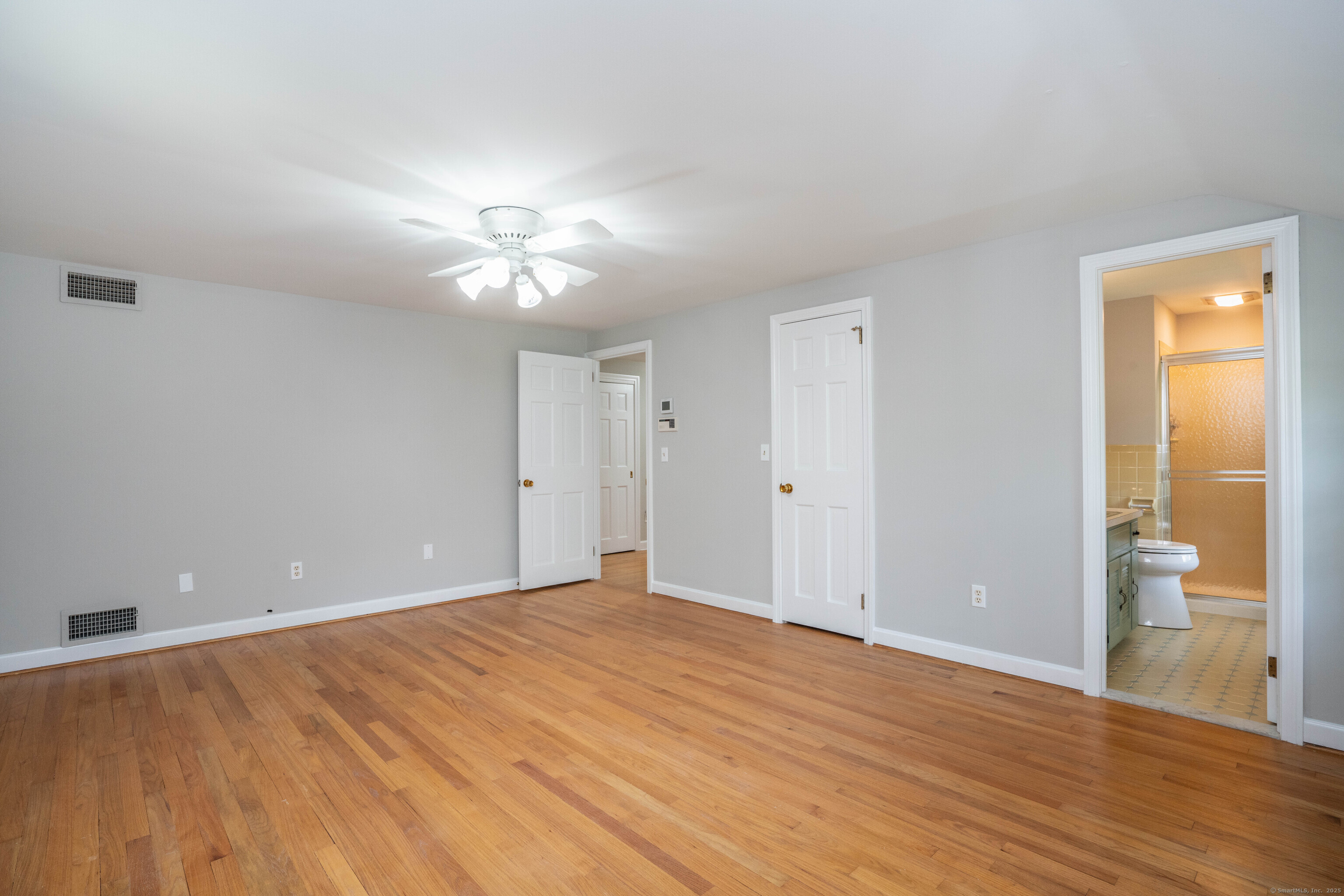 Glastonbury, Connecticut 06033, United States, 4 Bedrooms Bedrooms, ,3 BathroomsBathrooms,Residential,Pending,143426