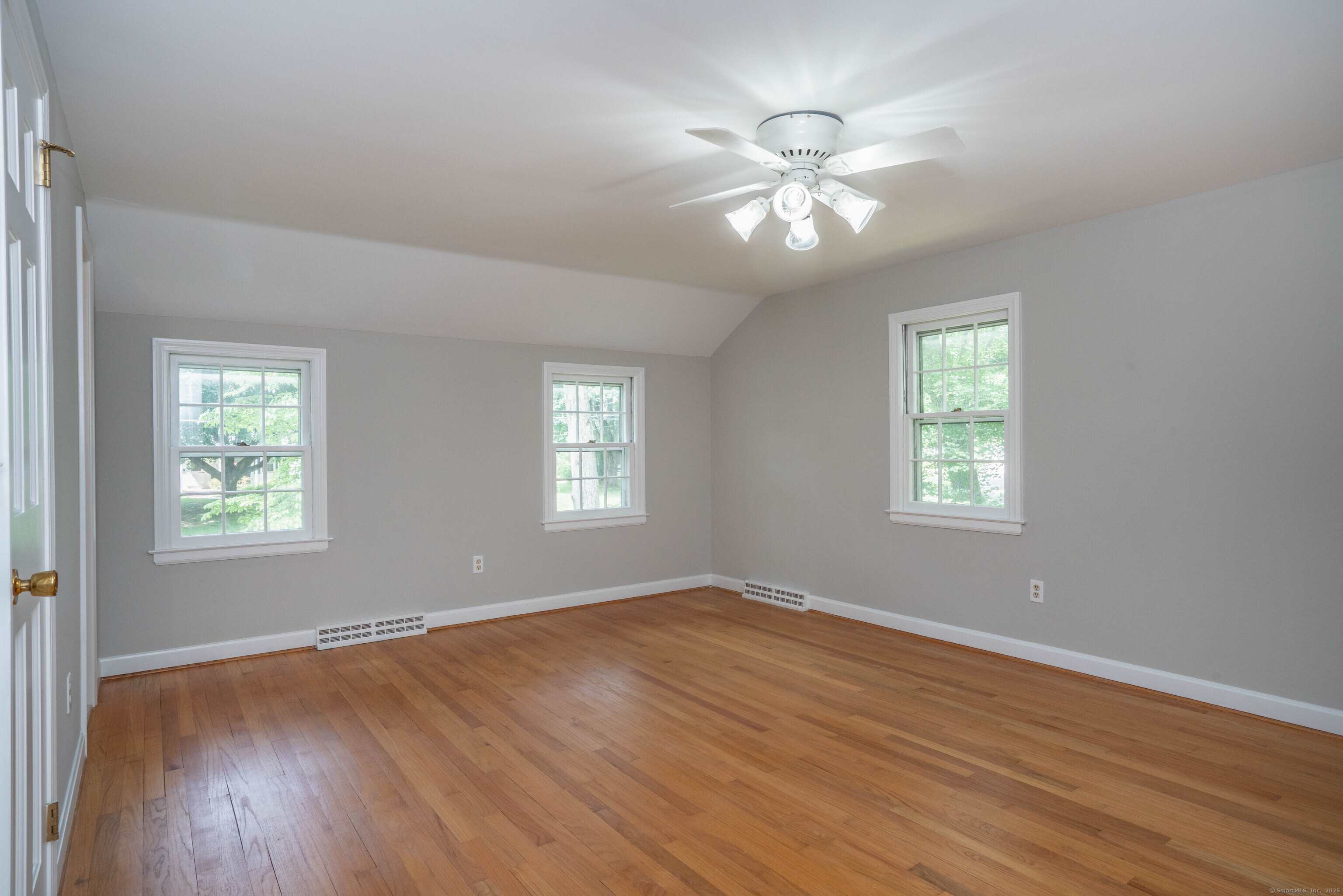 Glastonbury, Connecticut 06033, United States, 4 Bedrooms Bedrooms, ,3 BathroomsBathrooms,Residential,Pending,143426