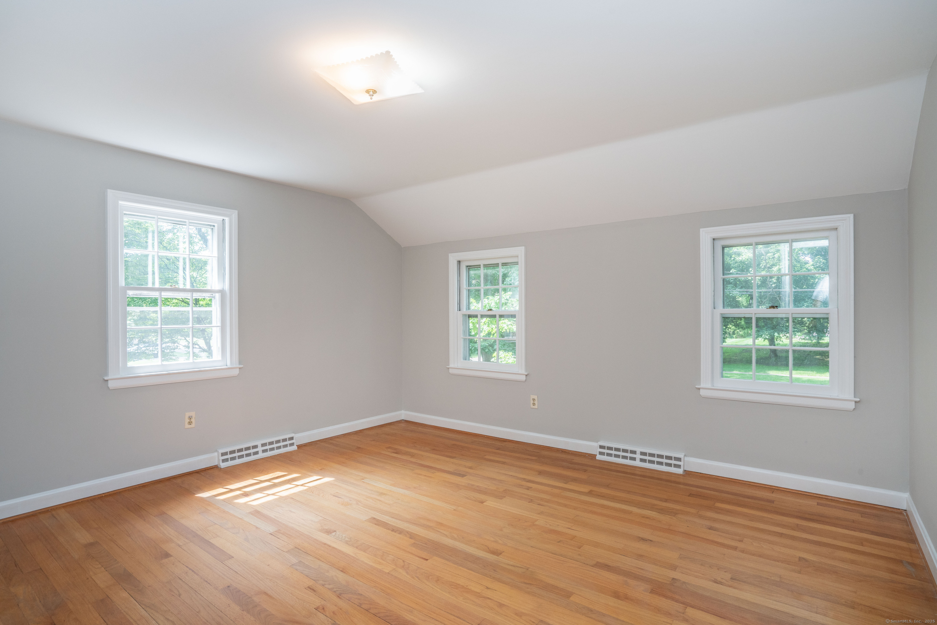 Glastonbury, Connecticut 06033, United States, 4 Bedrooms Bedrooms, ,3 BathroomsBathrooms,Residential,Pending,143426