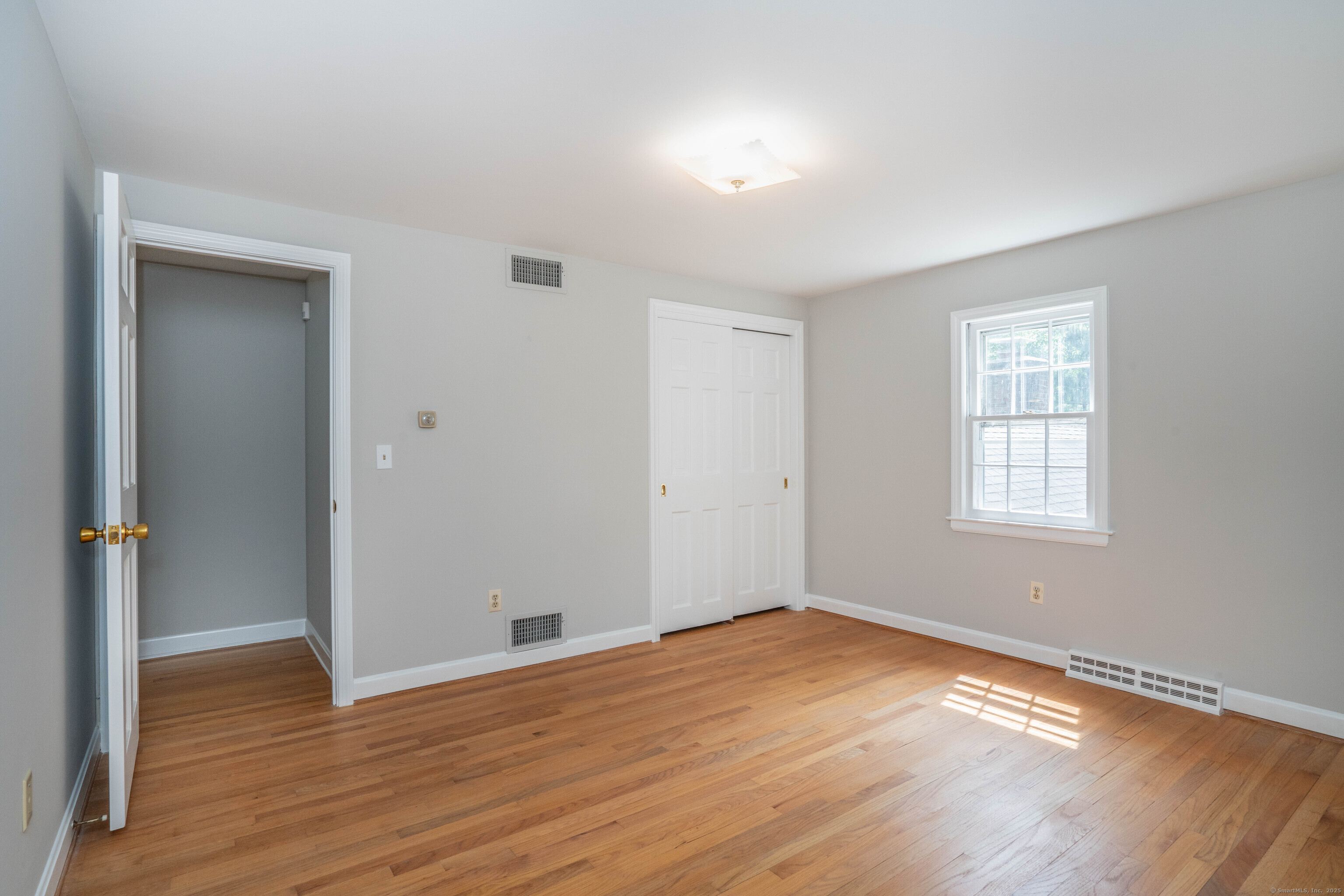 Glastonbury, Connecticut 06033, United States, 4 Bedrooms Bedrooms, ,3 BathroomsBathrooms,Residential,Pending,143426