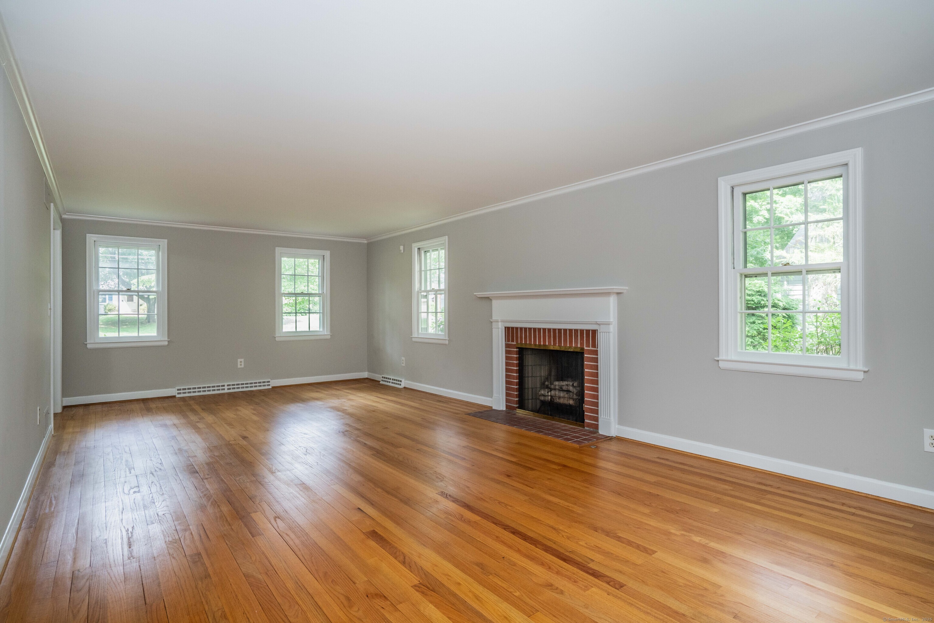 Glastonbury, Connecticut 06033, United States, 4 Bedrooms Bedrooms, ,3 BathroomsBathrooms,Residential,Pending,143426