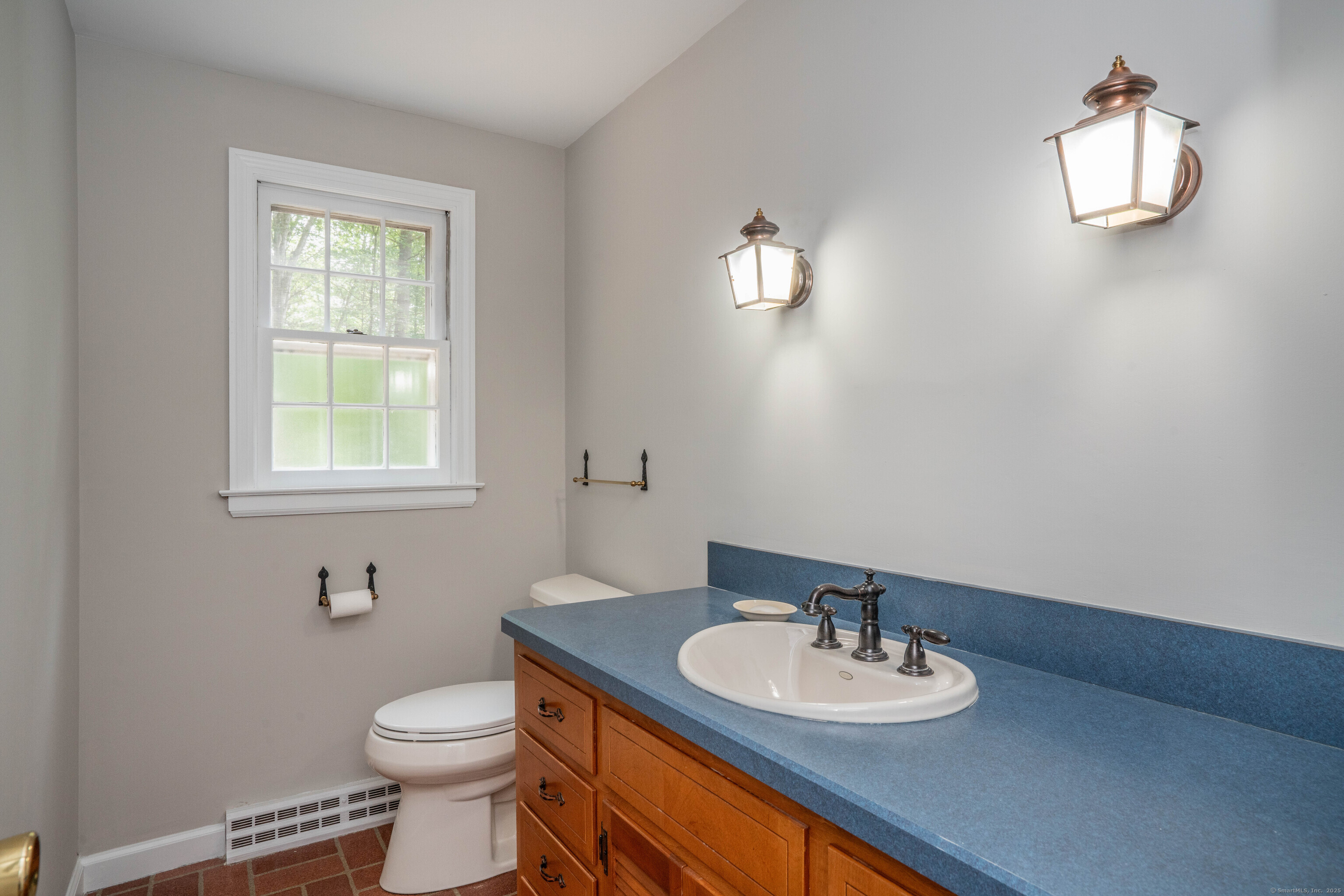 Glastonbury, Connecticut 06033, United States, 4 Bedrooms Bedrooms, ,3 BathroomsBathrooms,Residential,Pending,143426