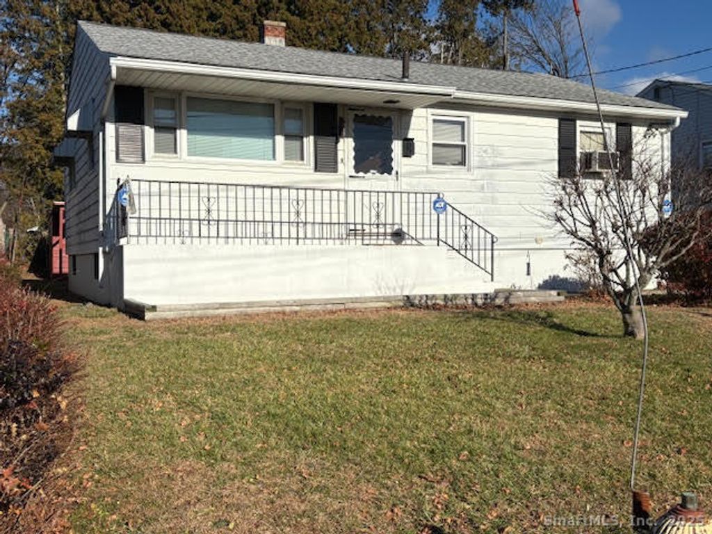 Photo of 35 Butler Street, Waterbury, CT 06704 (MLS # 24136617)