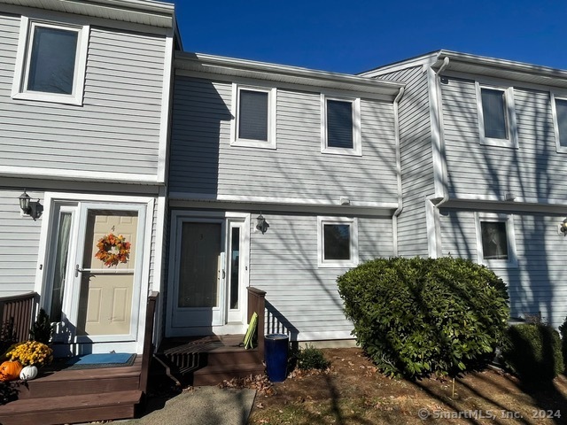 Rental Property at 3 Mallard Cove 3, East Hampton, Connecticut - Bedrooms: 2 
Bathrooms: 2 
Rooms: 4  - $1,950 MO.