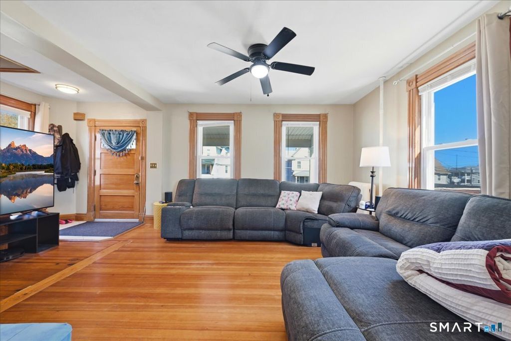 Photo of 156 Willetts Avenue, New London, CT 06320 (MLS # 24159070)