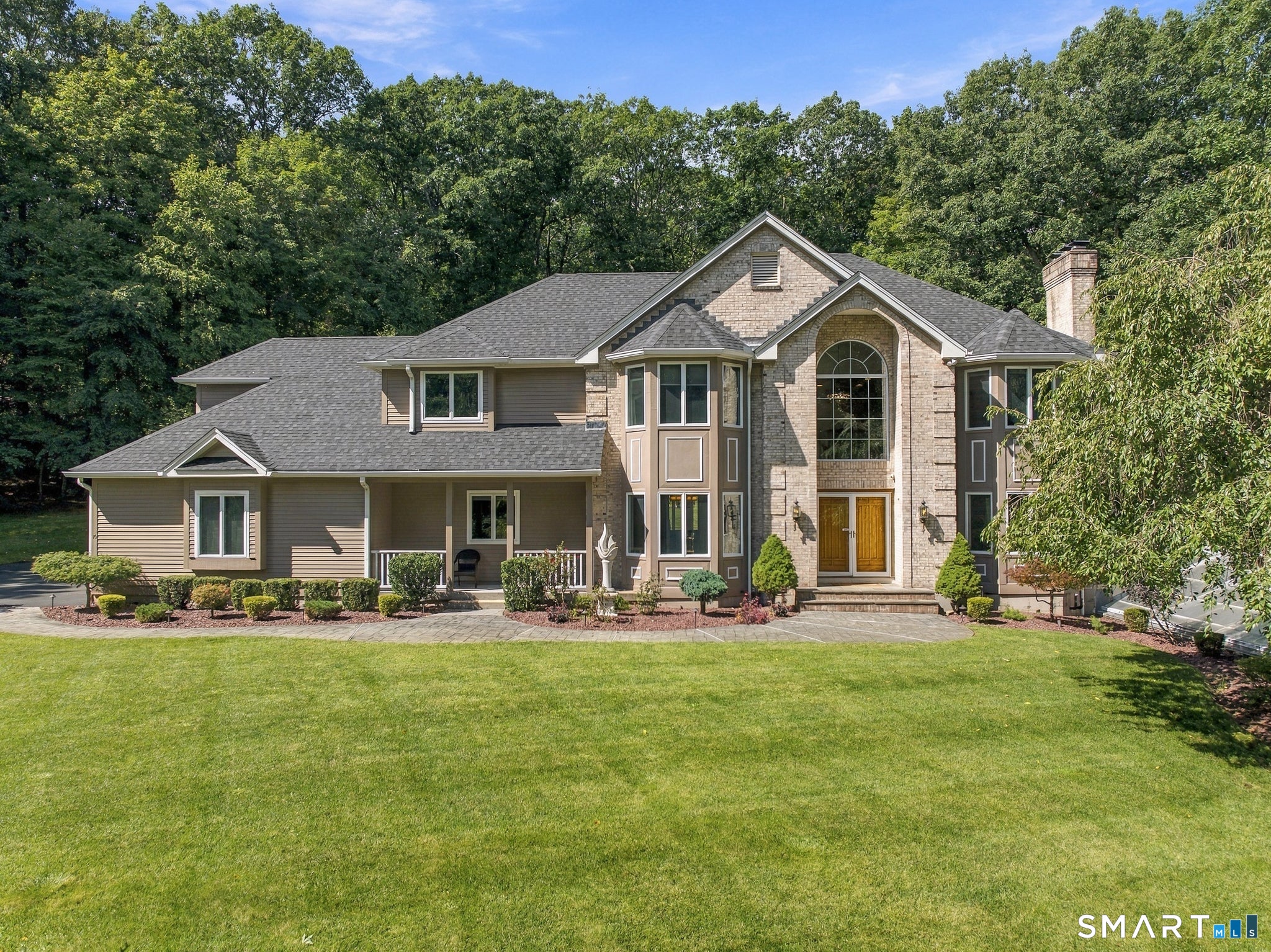 16 Mountaincrest Drive
