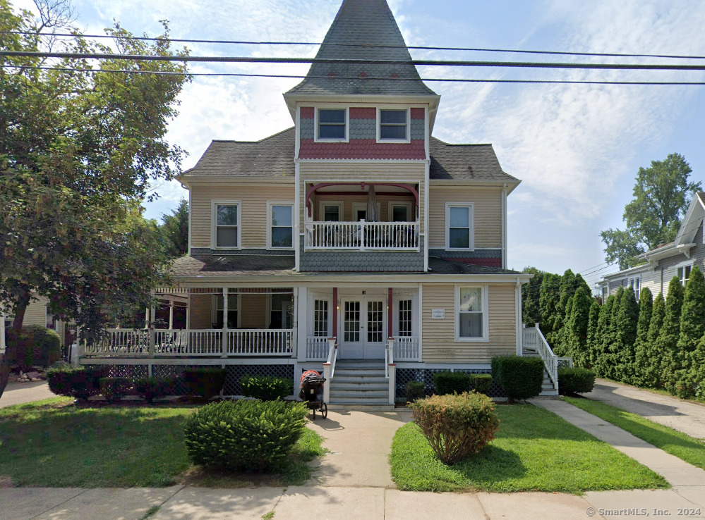 Main Street, Stonington, Connecticut - 8 Bedrooms  
3 Bathrooms  
16 Rooms - 