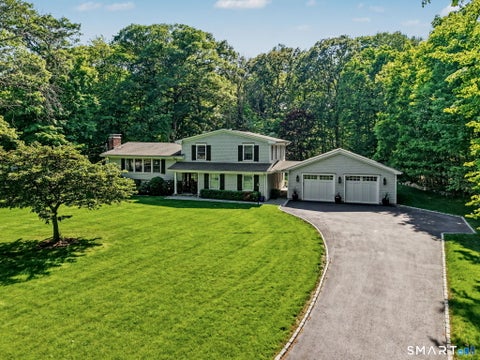 Homes For Sale - 116 Woodbrook Drive<br/> Fairfield County, Stamford, CT 06907