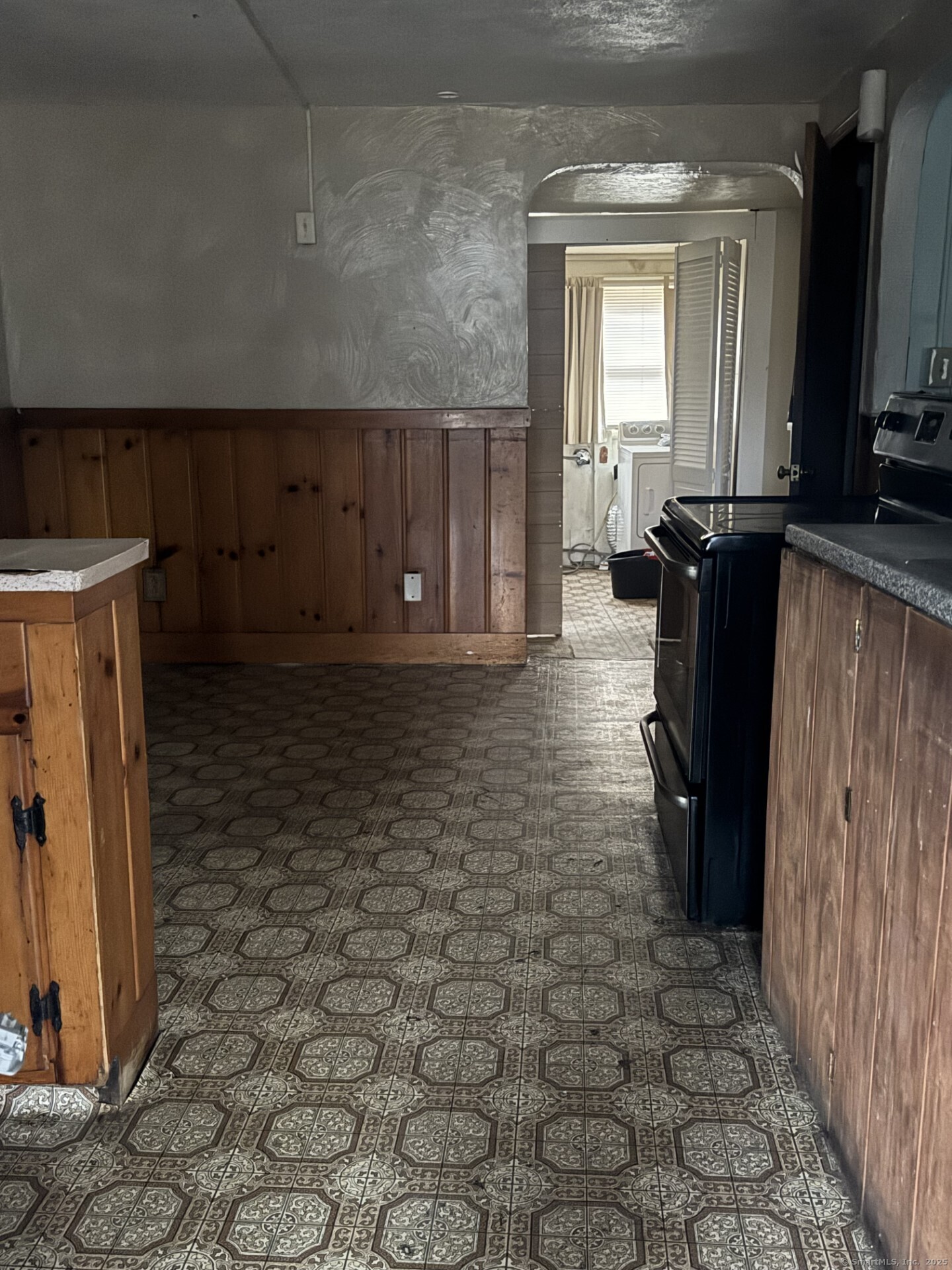 353 Elm Street, Windsor Locks, Connecticut image 2
