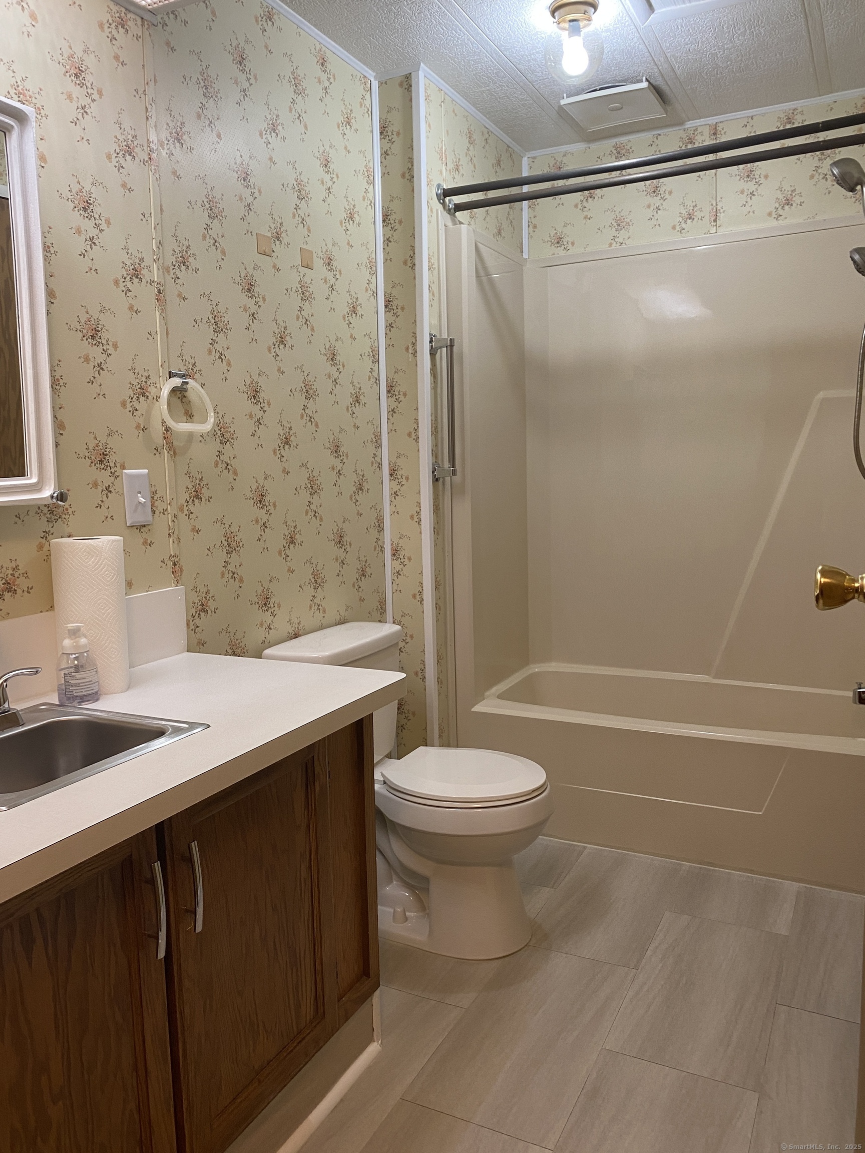 13 1st Street, Beacon Falls, Connecticut image 8