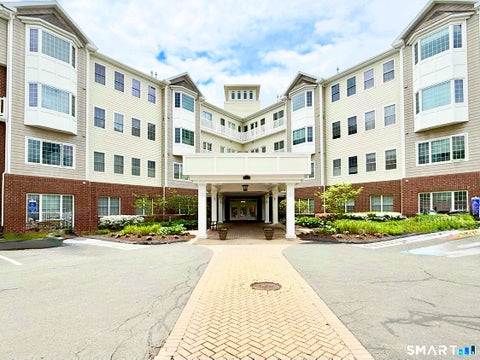 Condo For Sale - 1 King Philip Drive #405<br/> West Hartford, CT 06117