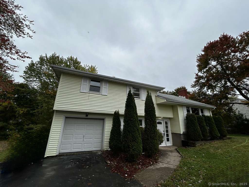 Photo of 40 Mountain Avenue, Bloomfield, CT 06002 (MLS # 24106638)
