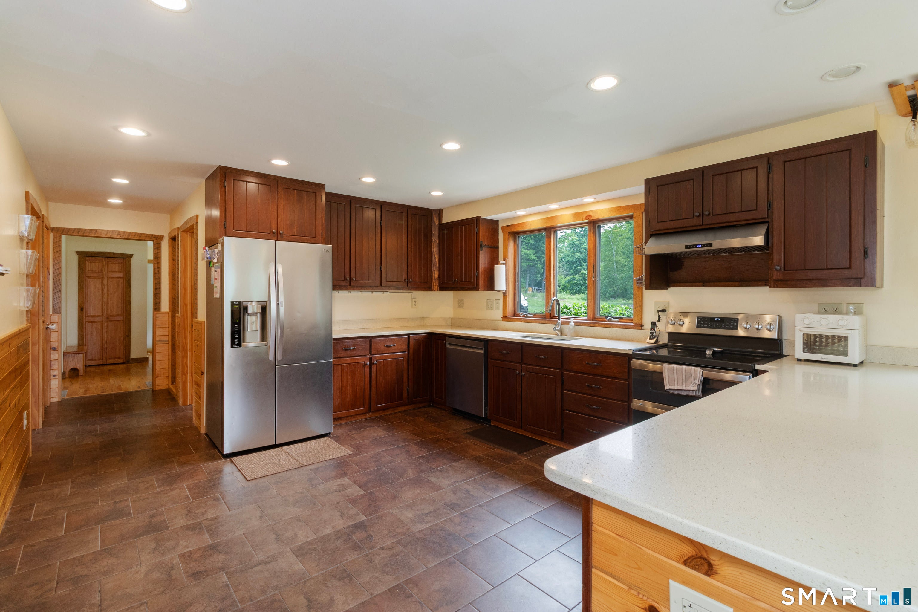 13 Woodridge Drive