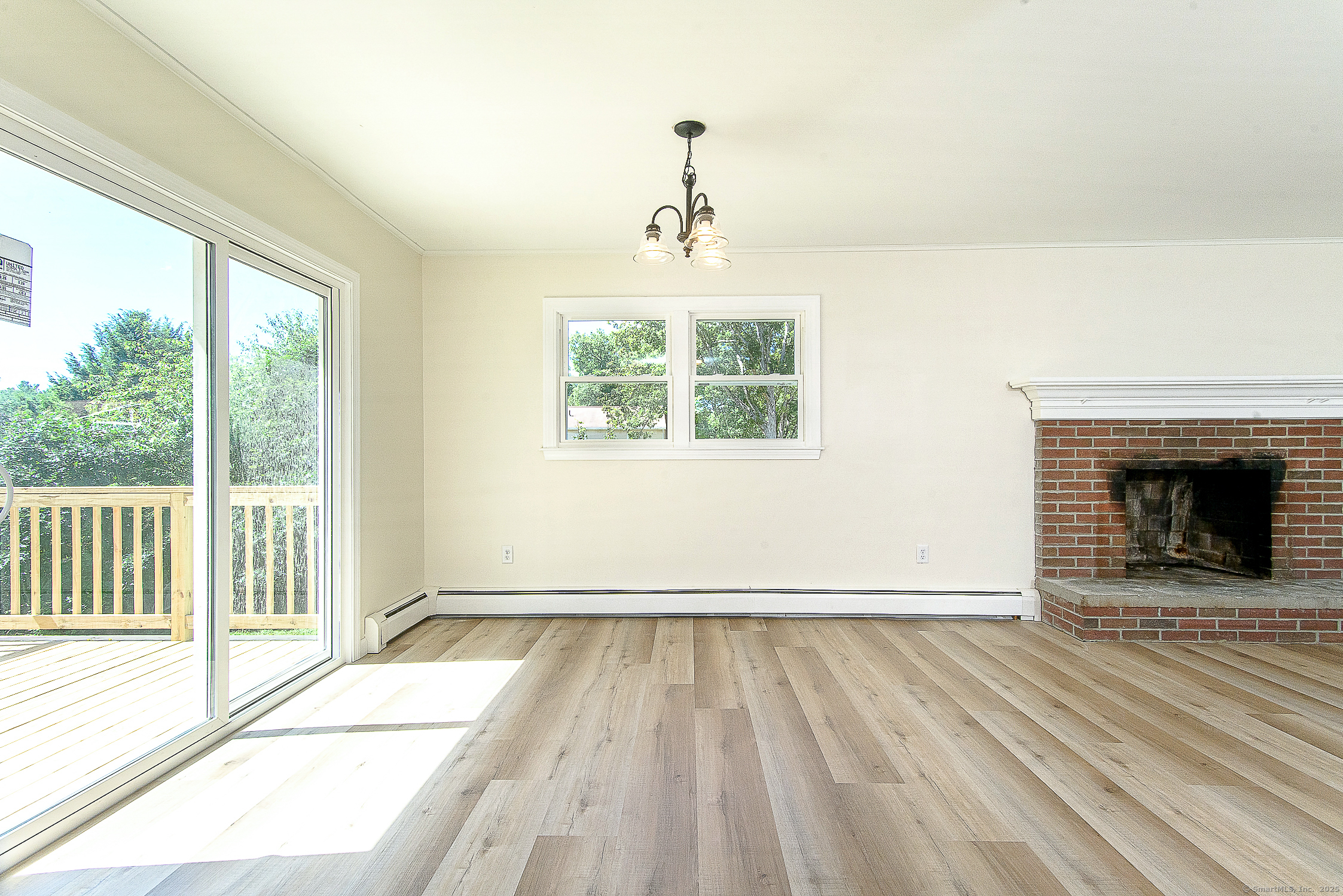 Killingly, Connecticut 06239, United States, 3 Bedrooms Bedrooms, ,2 BathroomsBathrooms,Residential,Pending,201609