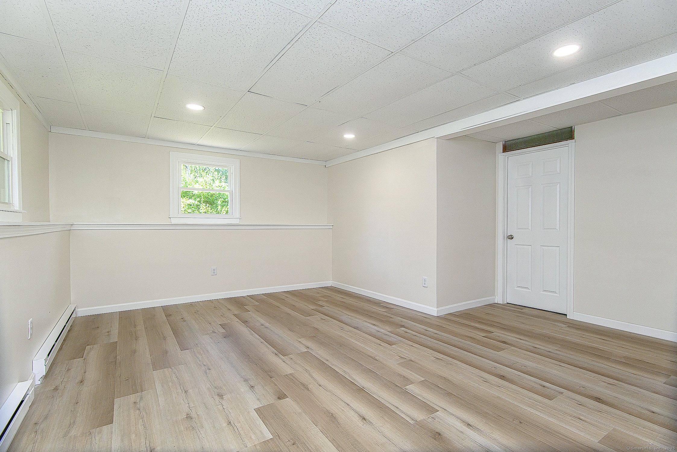 Killingly, Connecticut 06239, United States, 3 Bedrooms Bedrooms, ,2 BathroomsBathrooms,Residential,Pending,201609