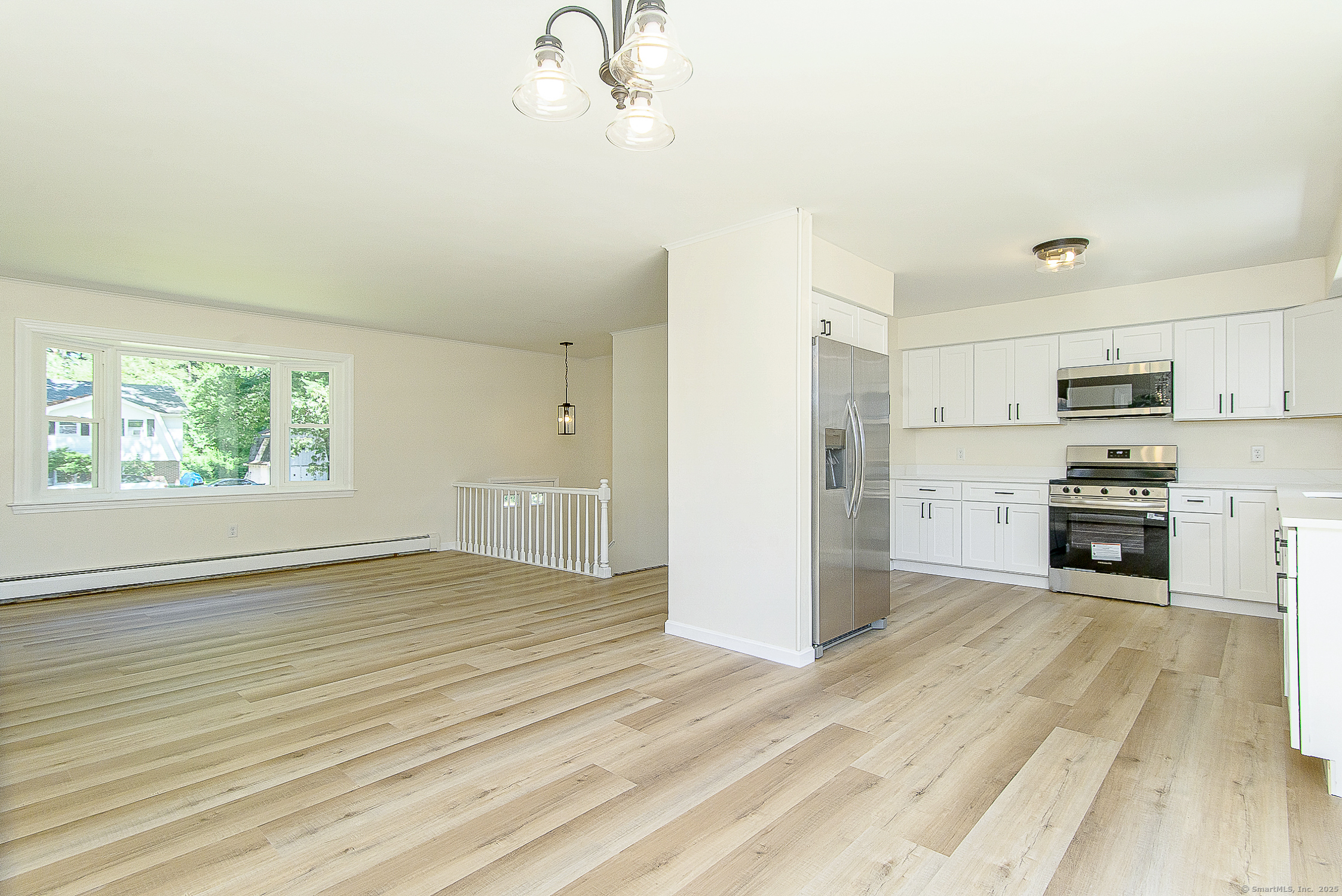 Killingly, Connecticut 06239, United States, 3 Bedrooms Bedrooms, ,2 BathroomsBathrooms,Residential,Pending,201609