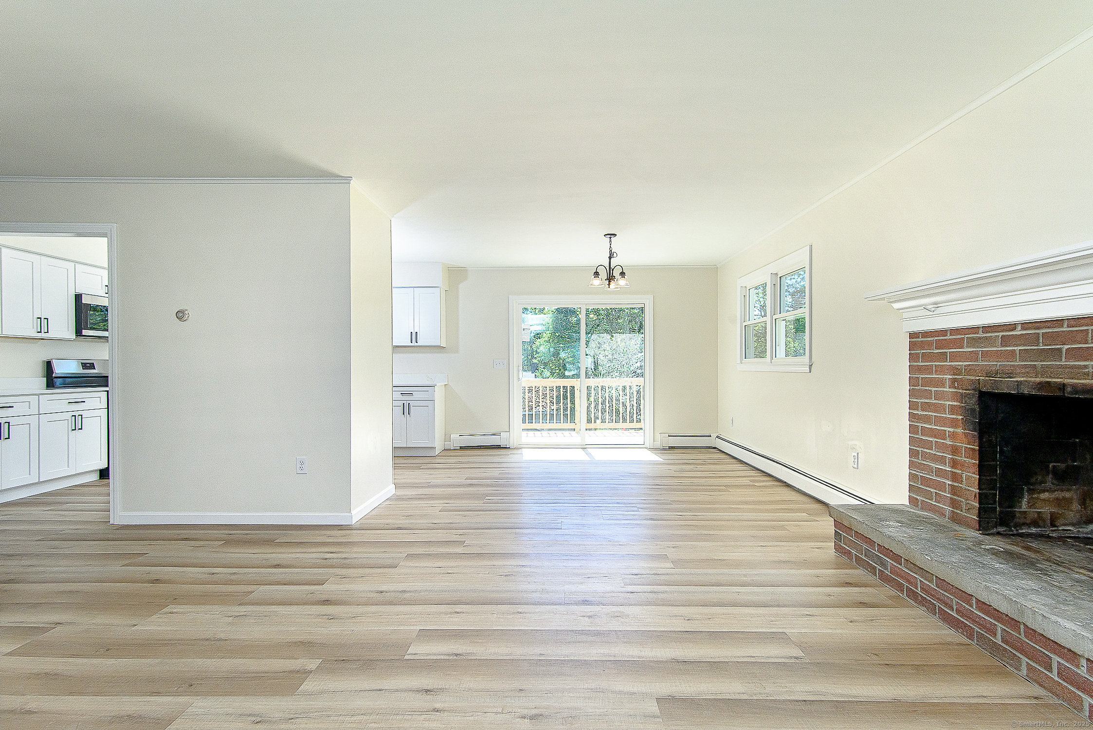 Killingly, Connecticut 06239, United States, 3 Bedrooms Bedrooms, ,2 BathroomsBathrooms,Residential,Pending,201609