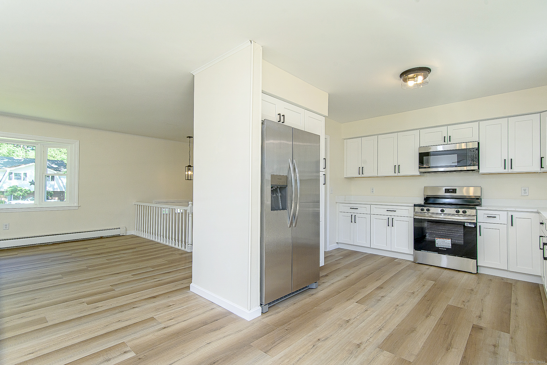 Killingly, Connecticut 06239, United States, 3 Bedrooms Bedrooms, ,2 BathroomsBathrooms,Residential,Pending,201609