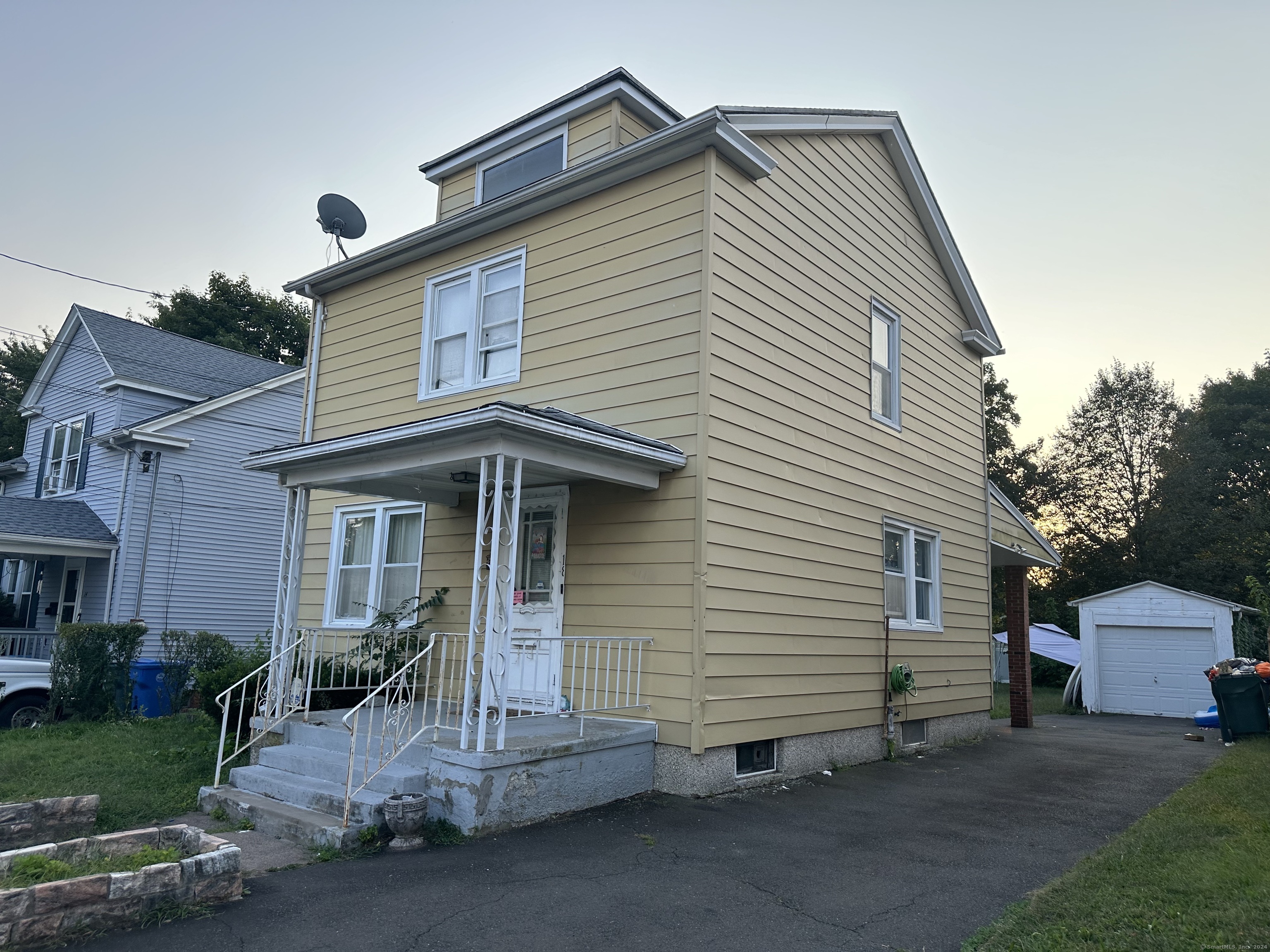 Property for Sale at Glemby Street, Hamden, Connecticut - Bedrooms: 3 
Bathrooms: 2 
Rooms: 7  - $275,000