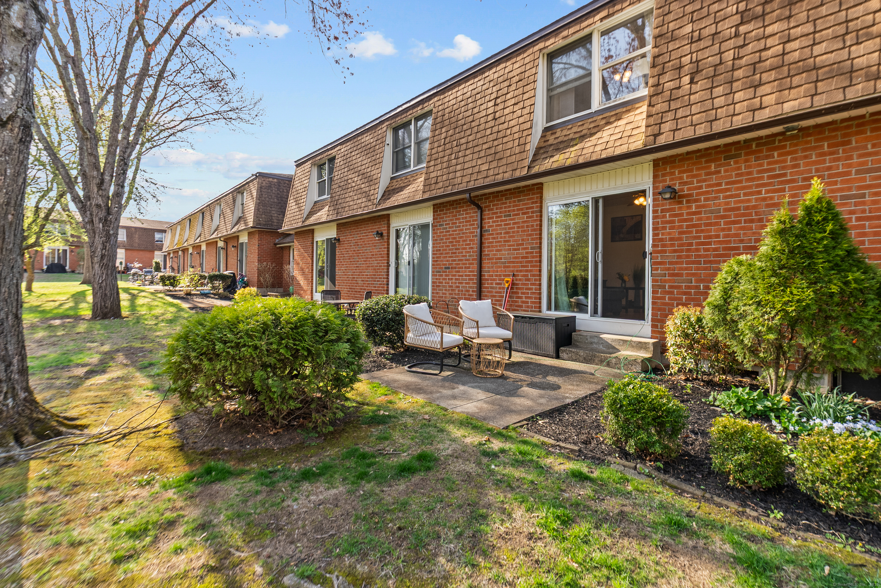 Russell Street Apt 4, Griswold, Connecticut - 2 Bedrooms  
2 Bathrooms  
5 Rooms - 