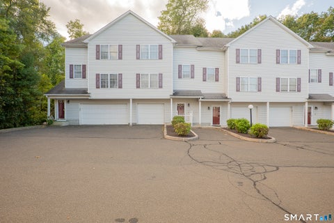 Condo For Sale - 11 Mannions Lane #14<br/> Danbury, CT 06810