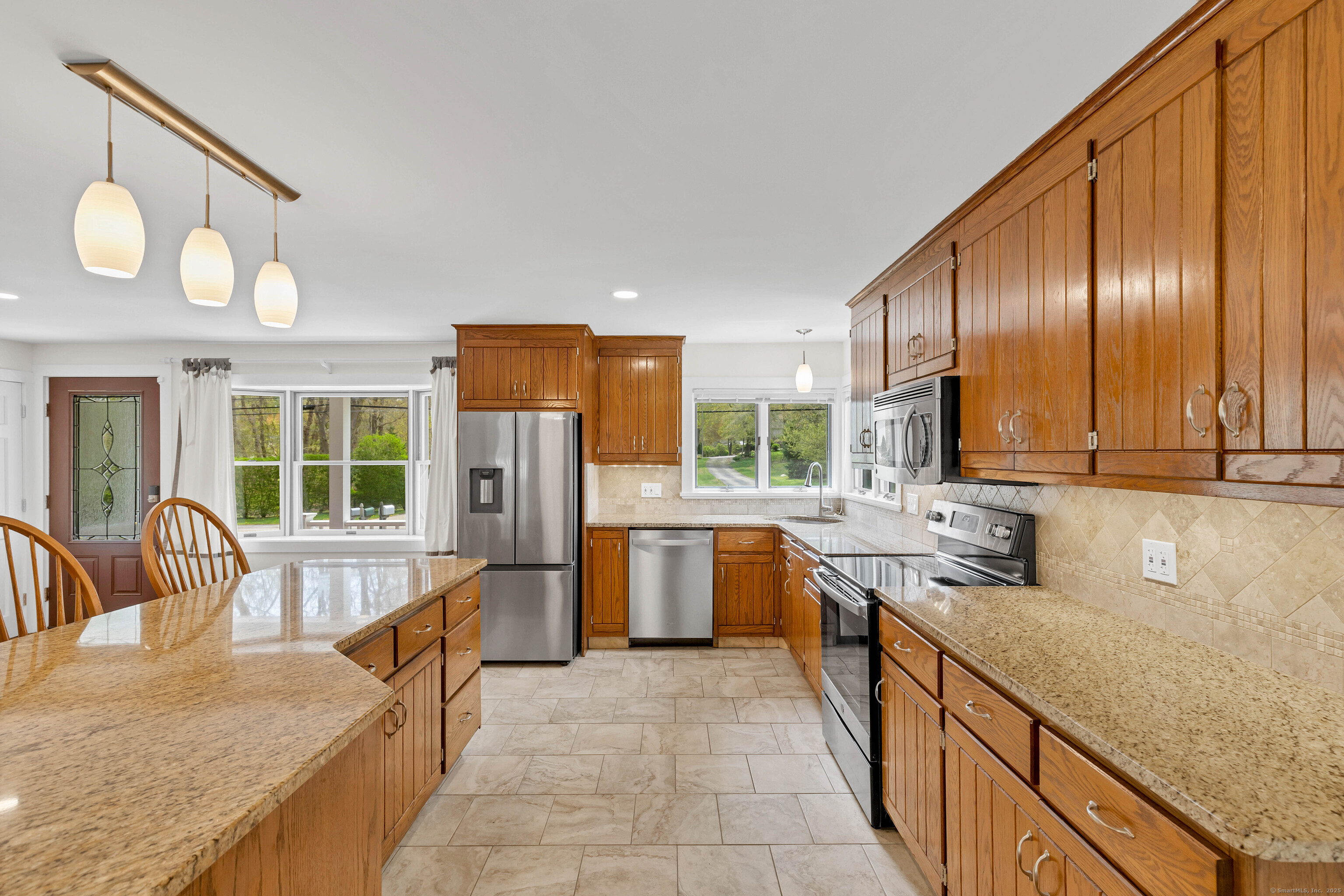 7 Old Black Point Road, East Lyme, Connecticut image 3