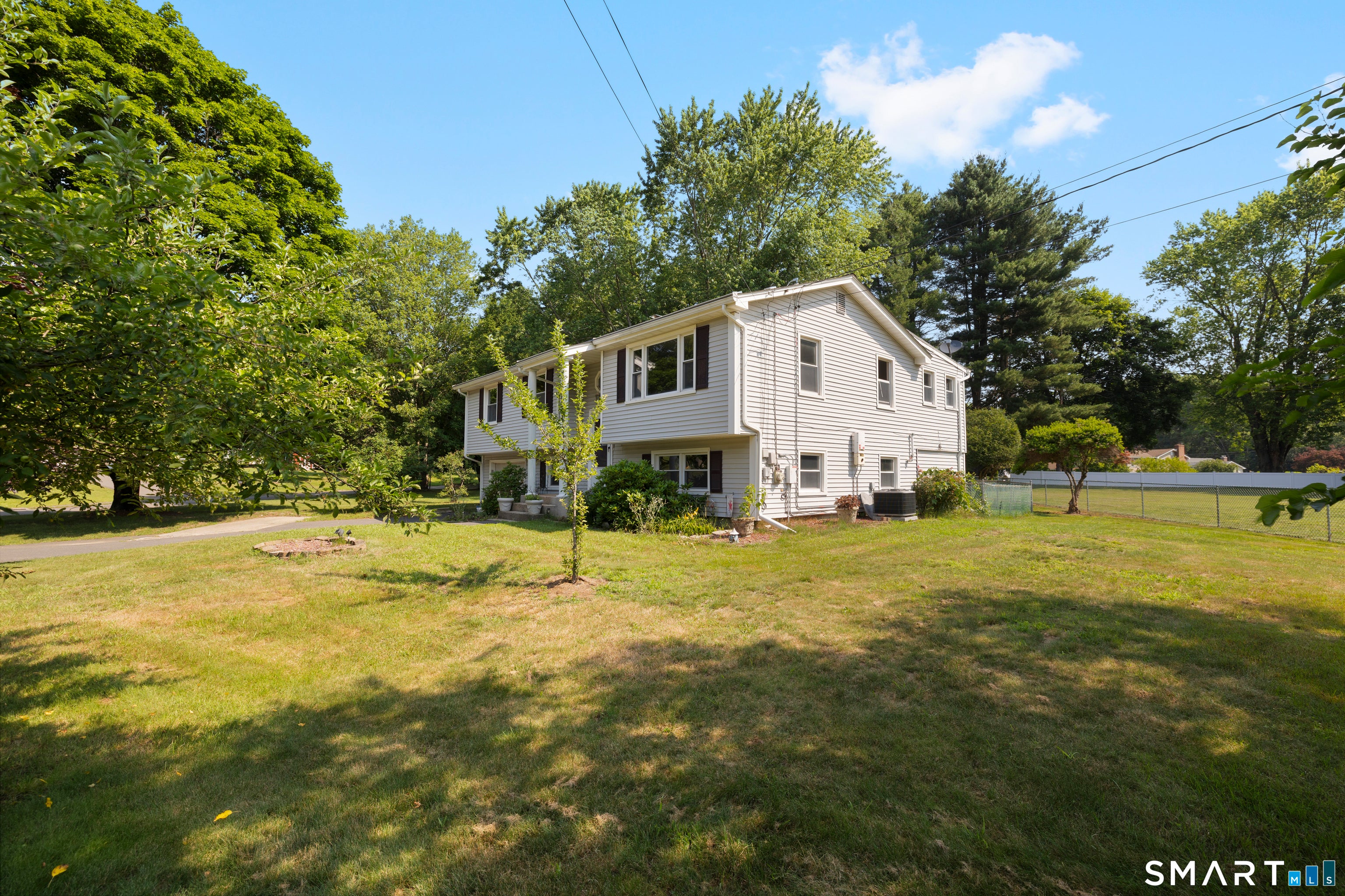 631 Burritt Street - Photo 2