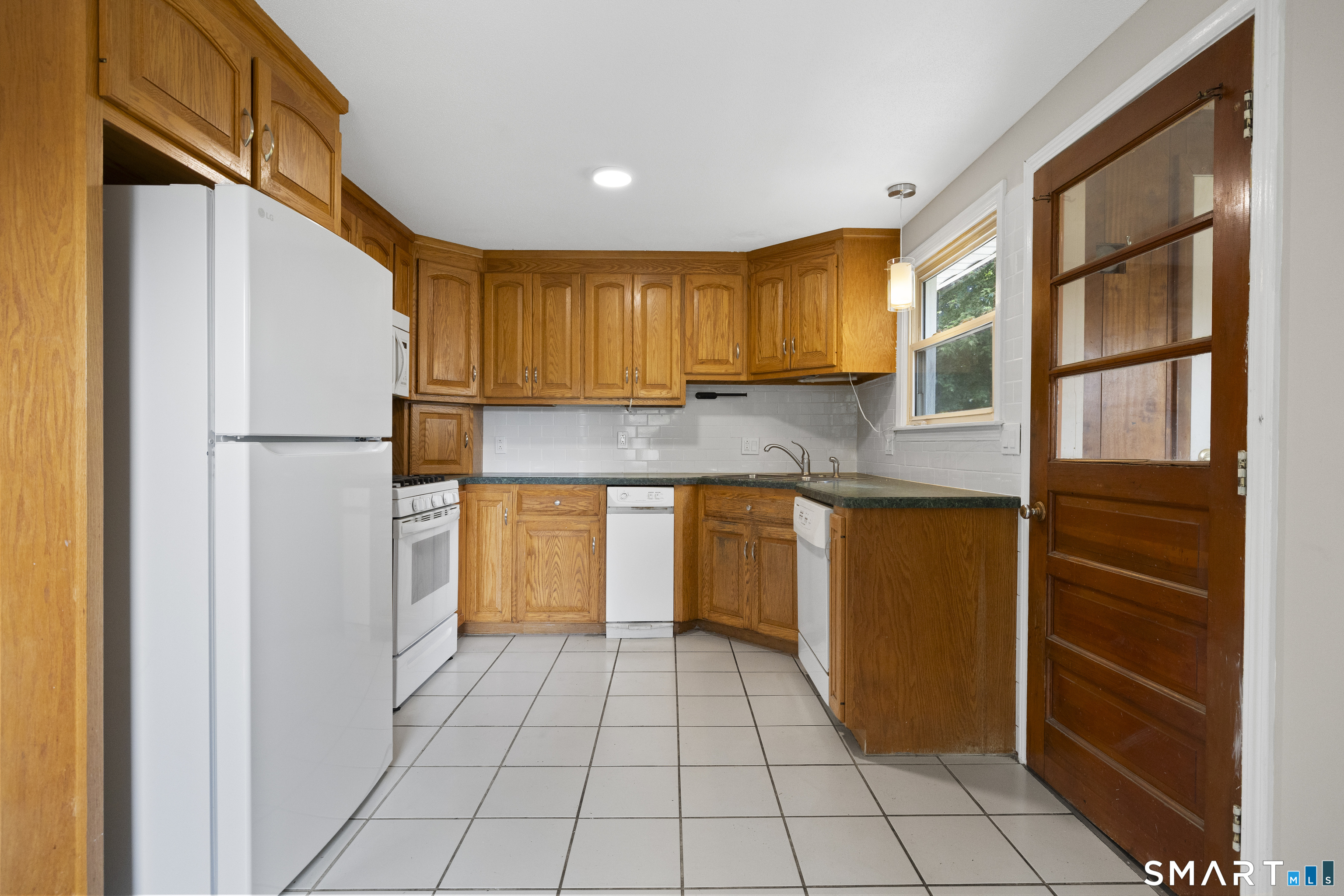 631 Burritt Street - Photo 4