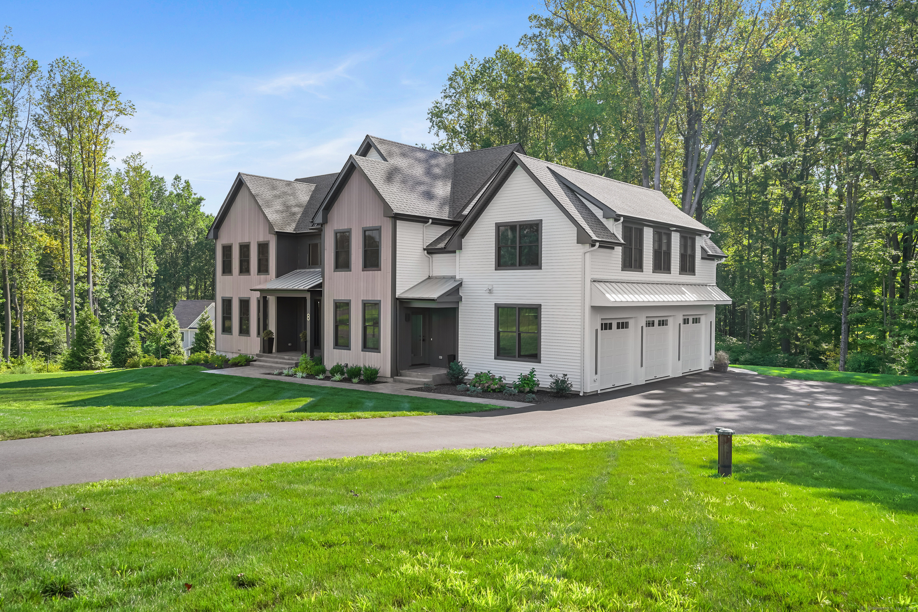 8 Holly Lane