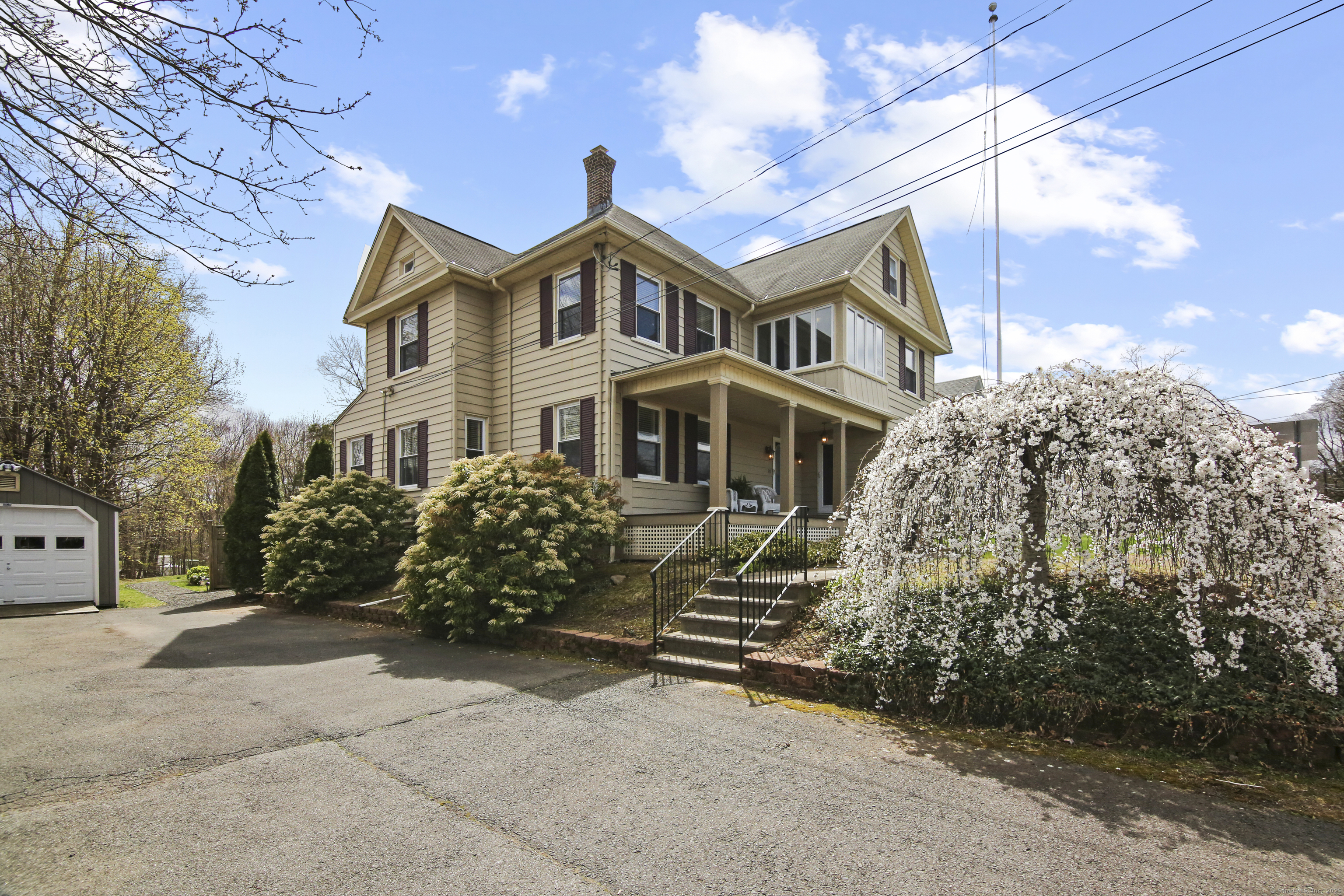 Property for Sale at Elm Street, Rocky Hill, Connecticut - Bedrooms: 5 
Bathrooms: 3 
Rooms: 10  - $459,900