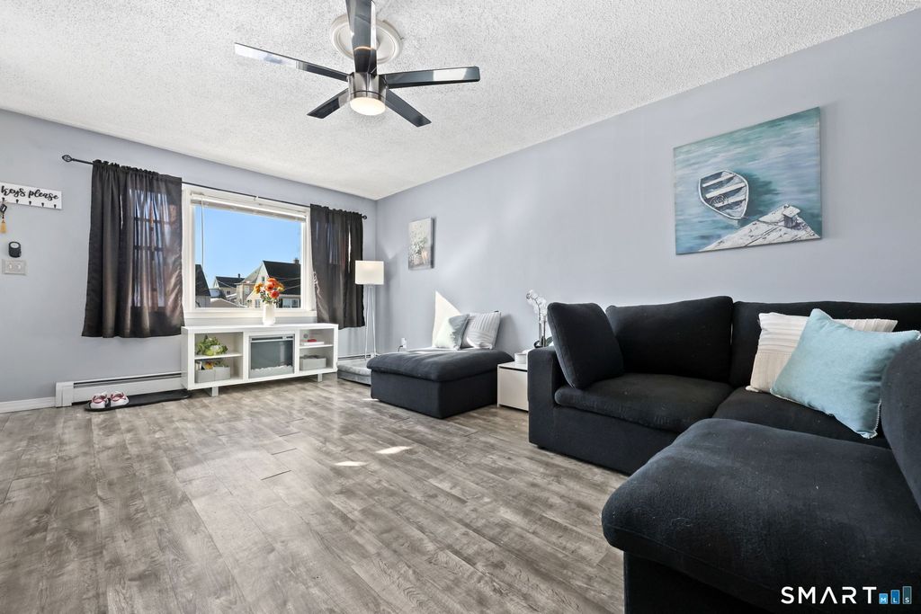 Photo of 1462 South Avenue, Stratford, CT 06615 (MLS # 24151315)