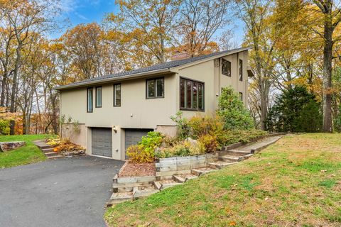 Photo of 25 Briarwood Lane, Vernon, CT 06066 (MLS # 24134840)
