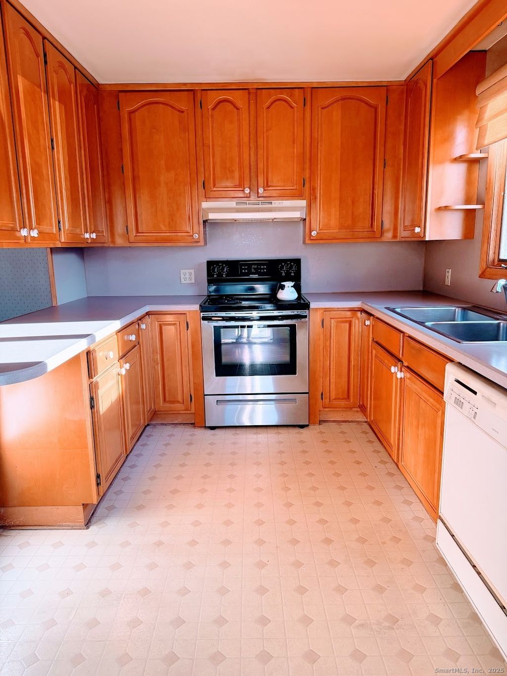 Photo of 140 Laurelwood Road, Groton, CT 06340 (MLS # 24142528)