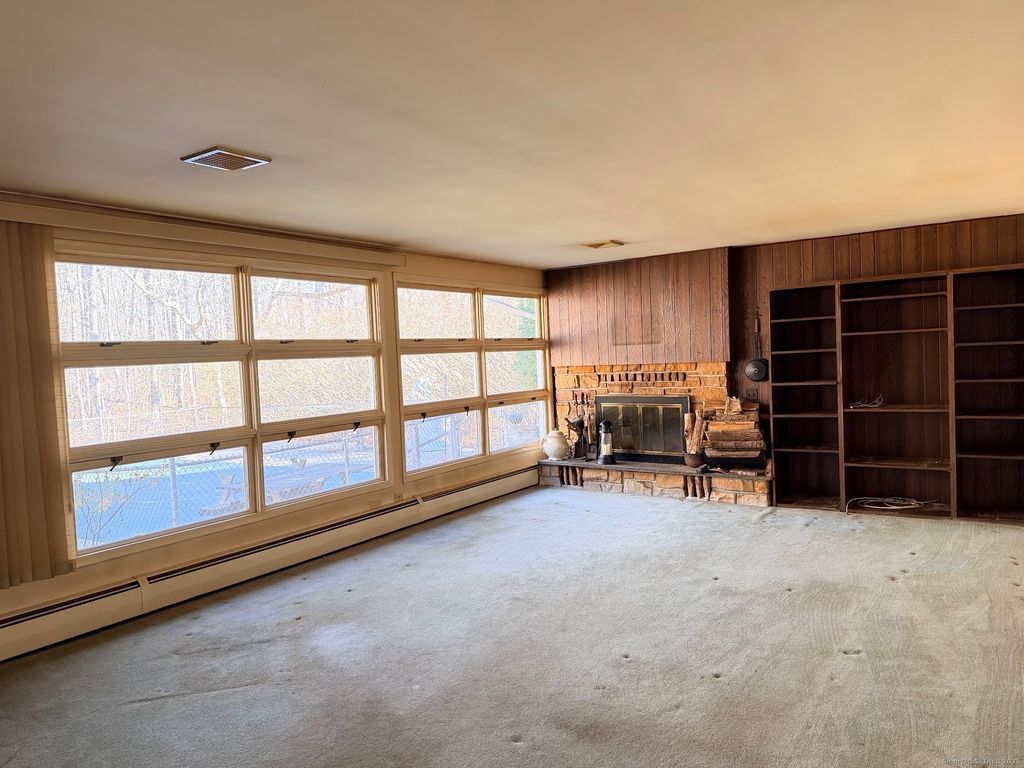 Photo of 140 Laurelwood Road, Groton, CT 06340 (MLS # 24142528)