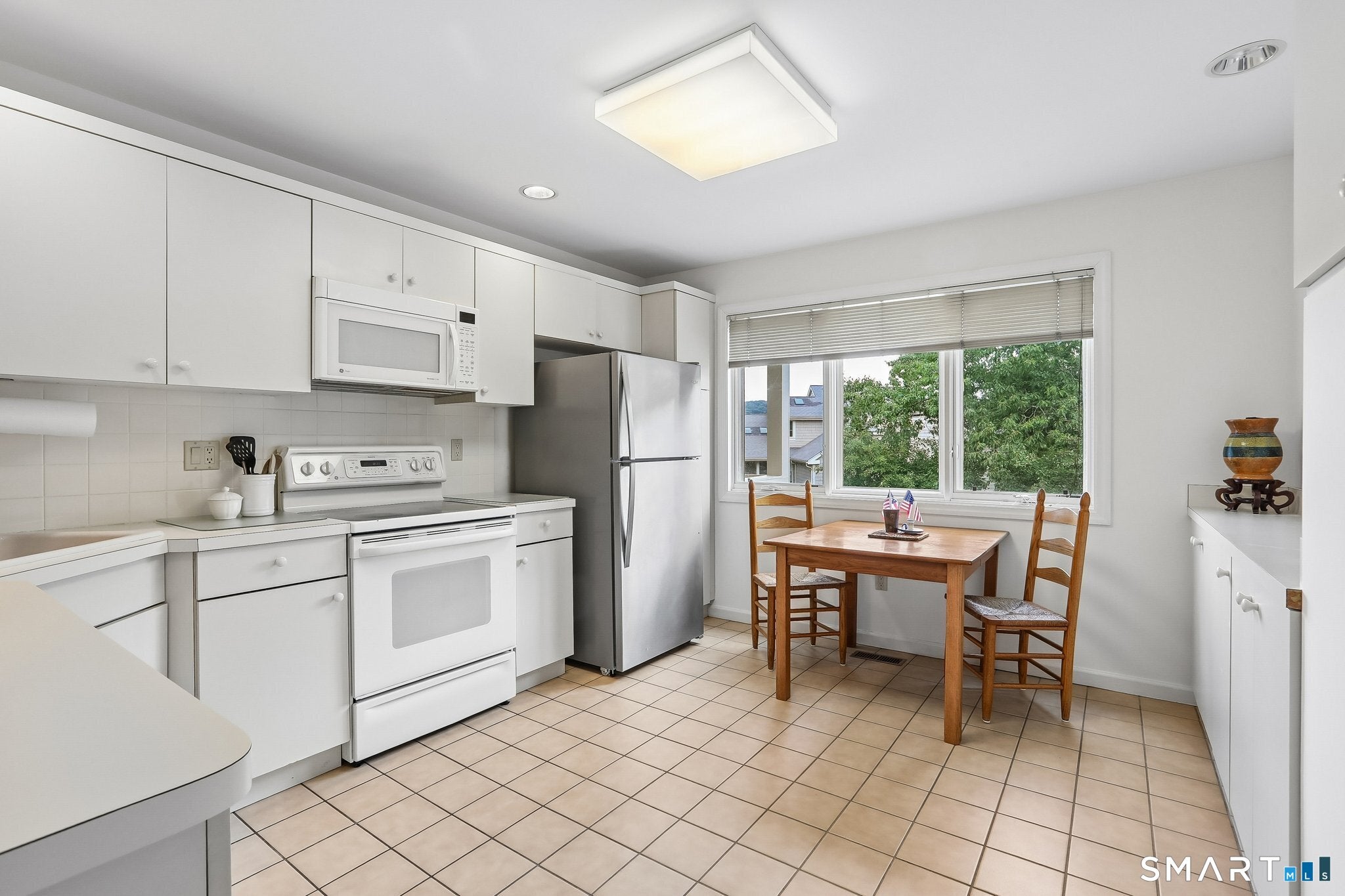 11 Boulevard Drive 10-45