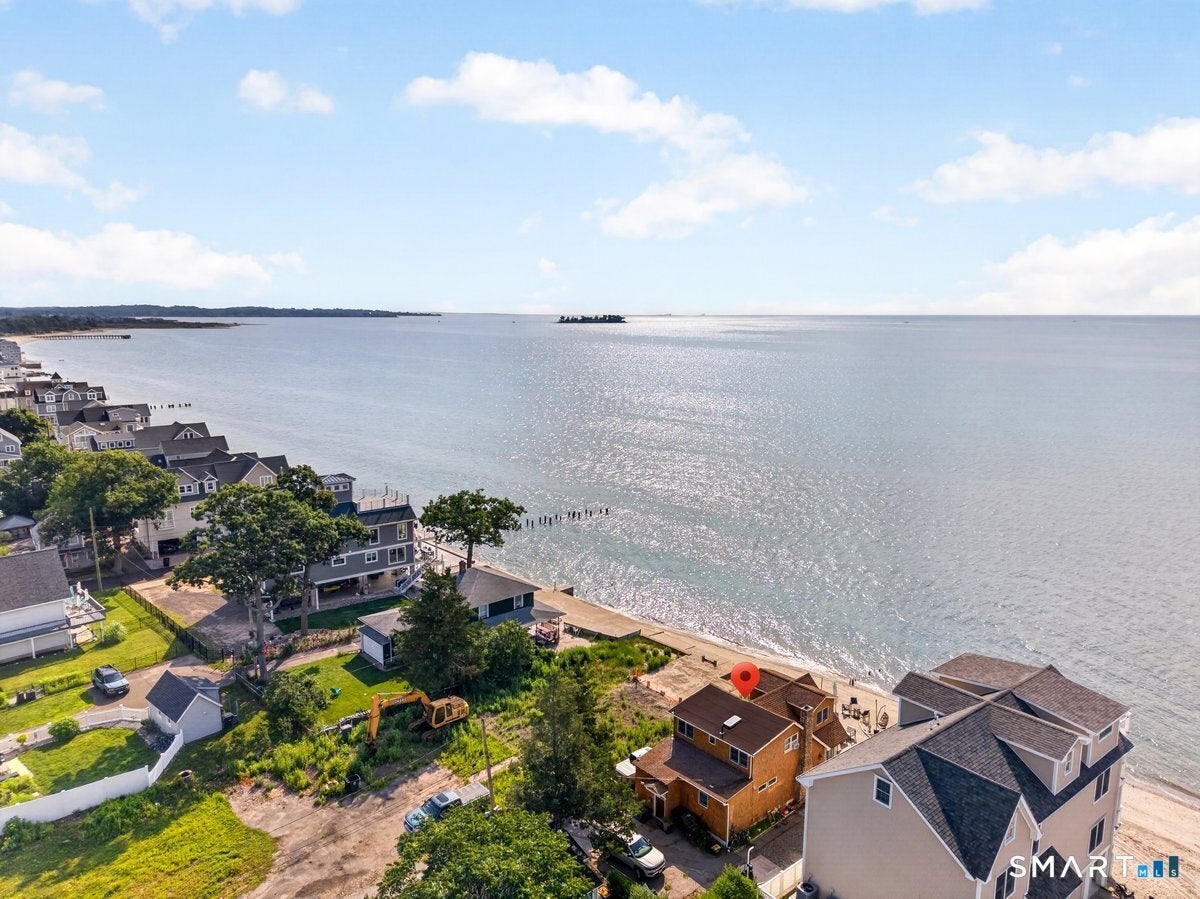 138 Shorefront Street